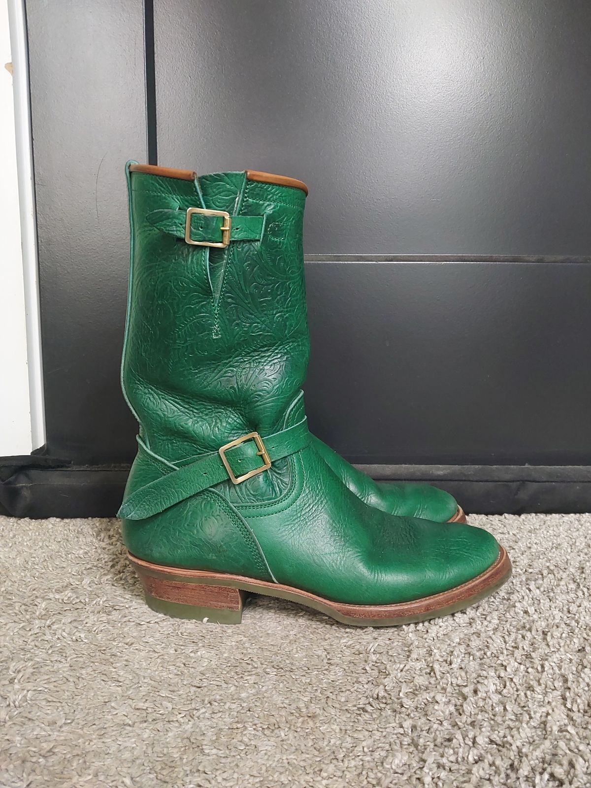 Photo by LarryStyles on January 3, 2026 of the Unsung U 22-2 Engineer Boot in Horween Chromexcel Embossed.