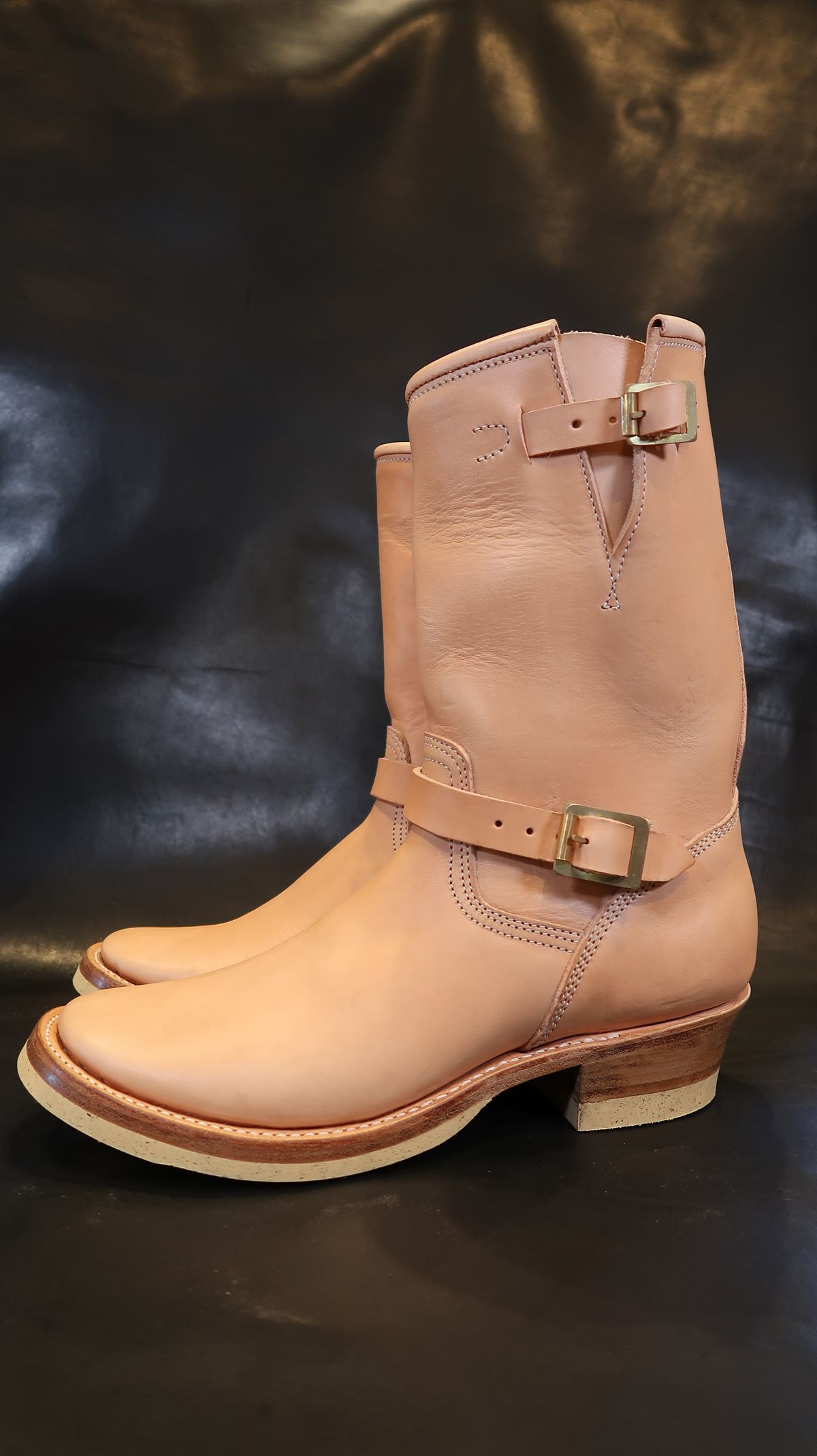 Photo by LarryStyles on October 1, 2022 of the Unsung U 22-2 Engineer Boot in Unlisted Leather.