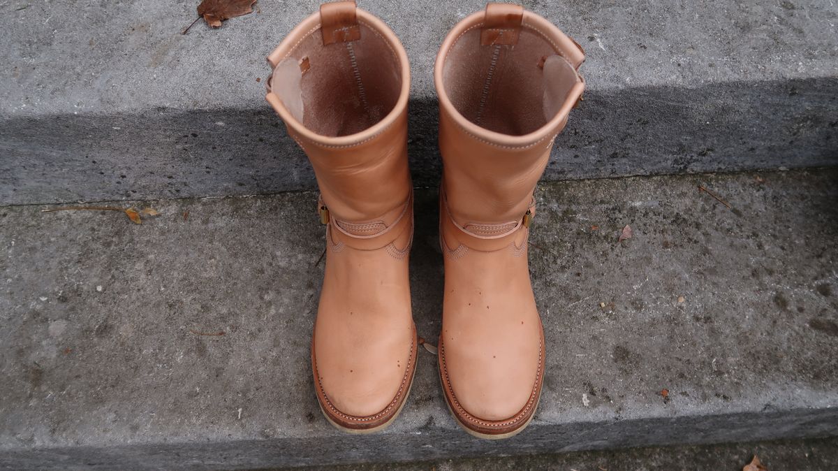Photo by LarryStyles on November 2, 2022 of the Unsung U 22-2 Engineer Boot in Unlisted Leather.
