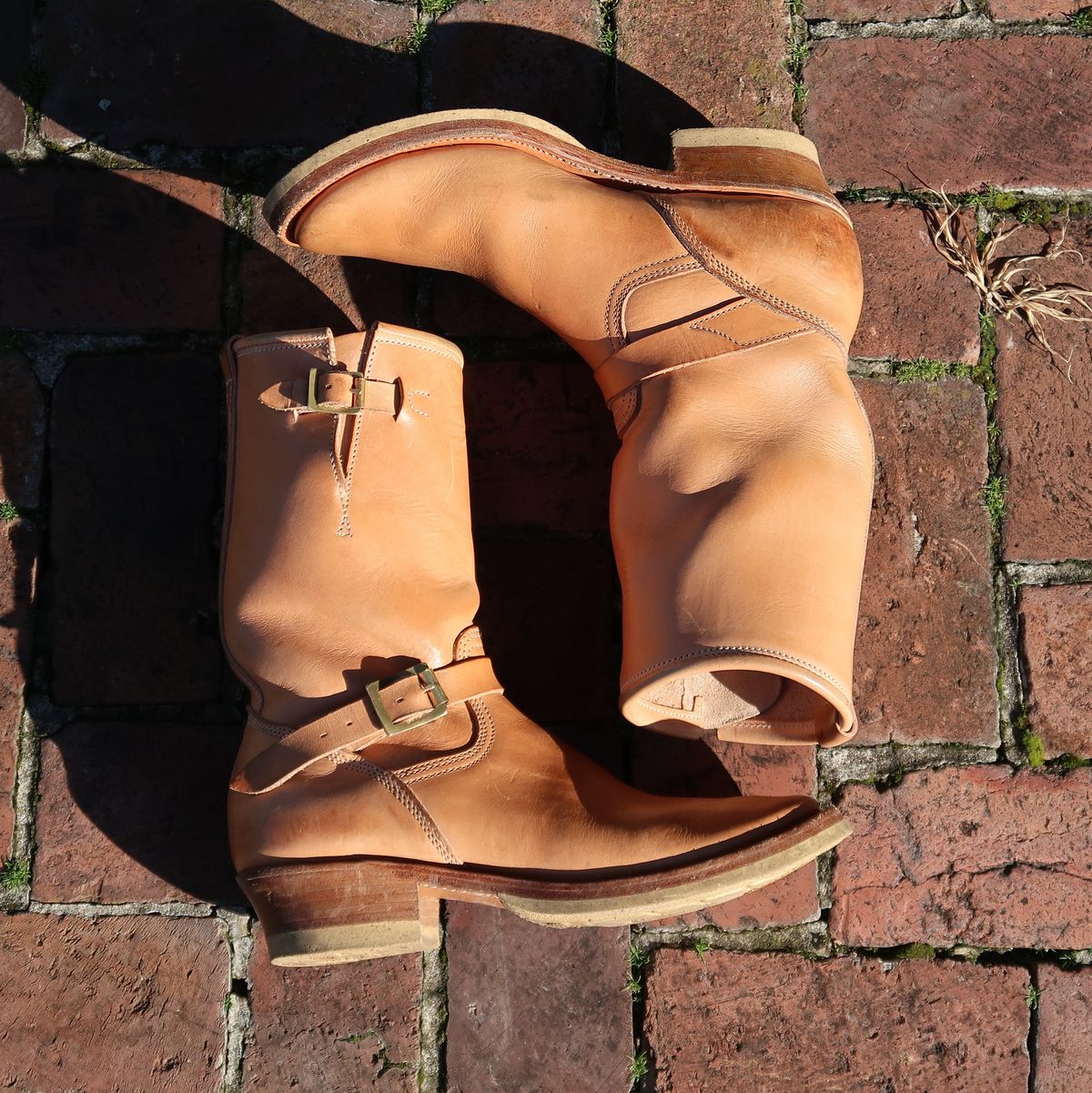 Photo by LarryStyles on February 3, 2023 of the Unsung U 22-2 Engineer Boot in Unlisted Leather.