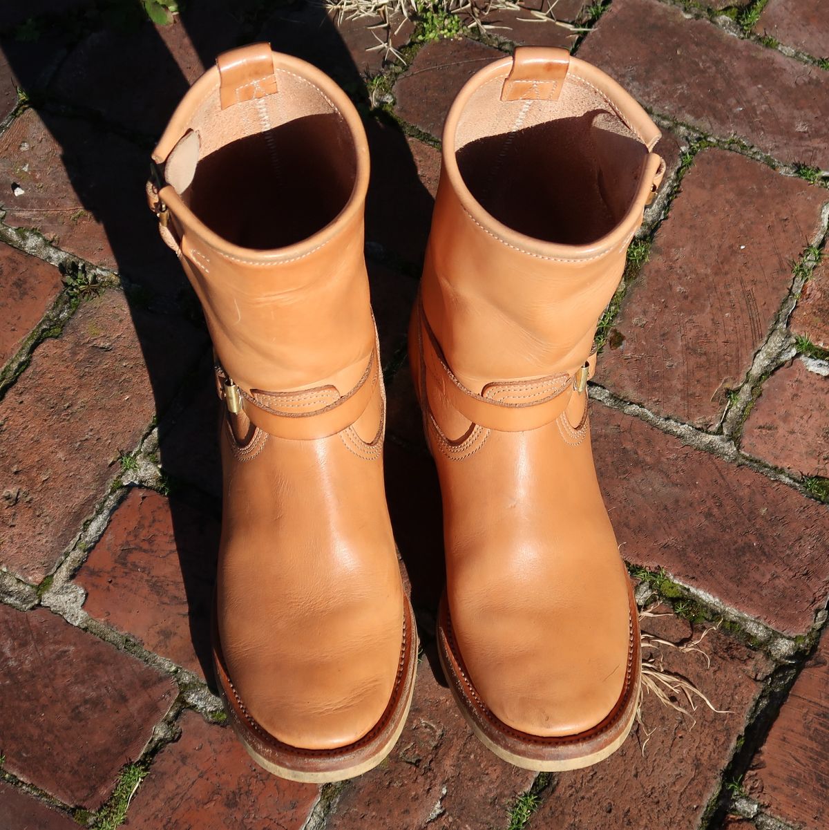 Photo by LarryStyles on February 3, 2023 of the Unsung U 22-2 Engineer Boot in Unlisted Leather.