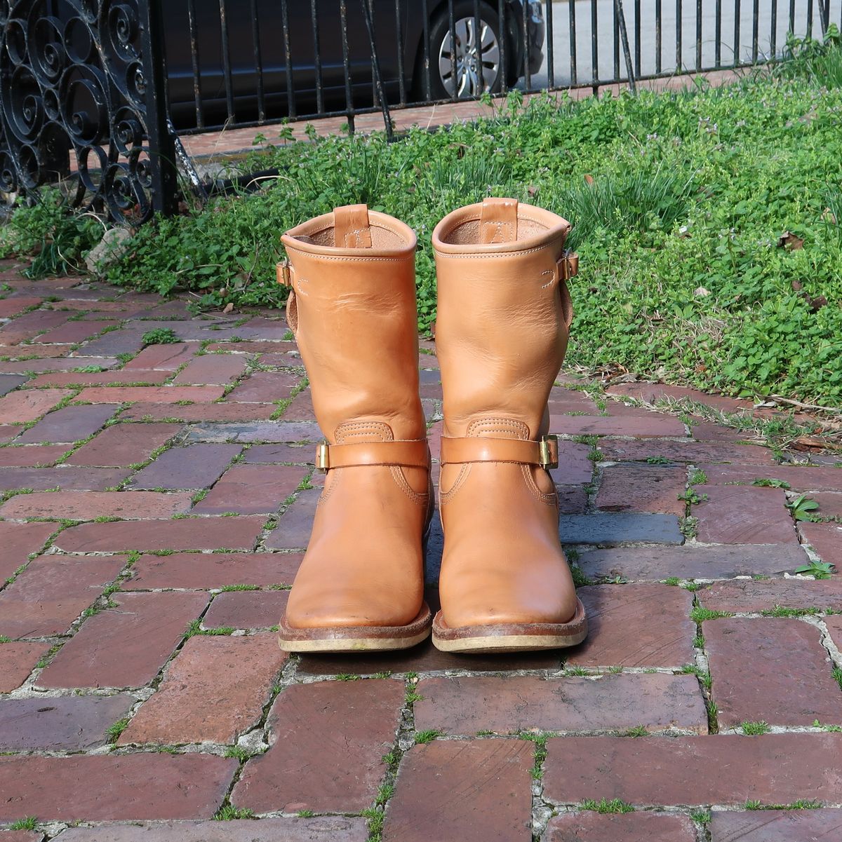 Photo by LarryStyles on March 4, 2023 of the Unsung U 22-2 Engineer Boot in Unlisted Leather.