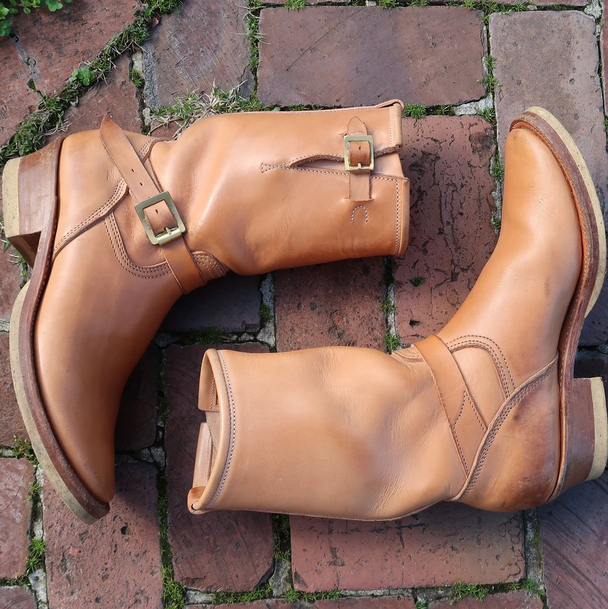 Photo by LarryStyles on March 4, 2023 of the Unsung U 22-2 Engineer Boot in Unlisted Leather.