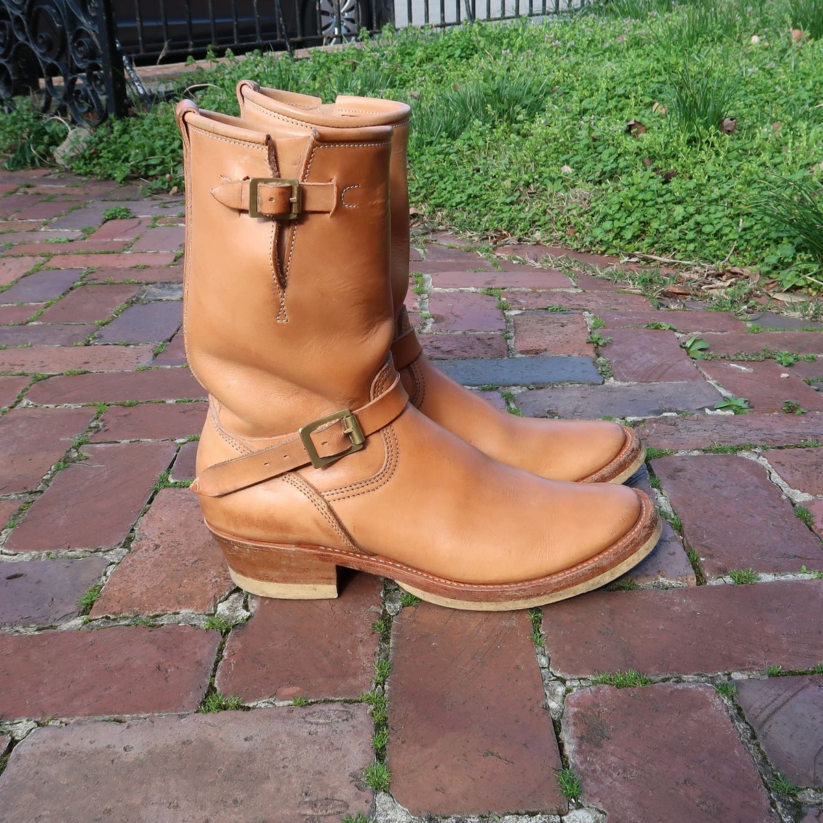 Photo by LarryStyles on March 4, 2023 of the Unsung U 22-2 Engineer Boot in Unlisted Leather.