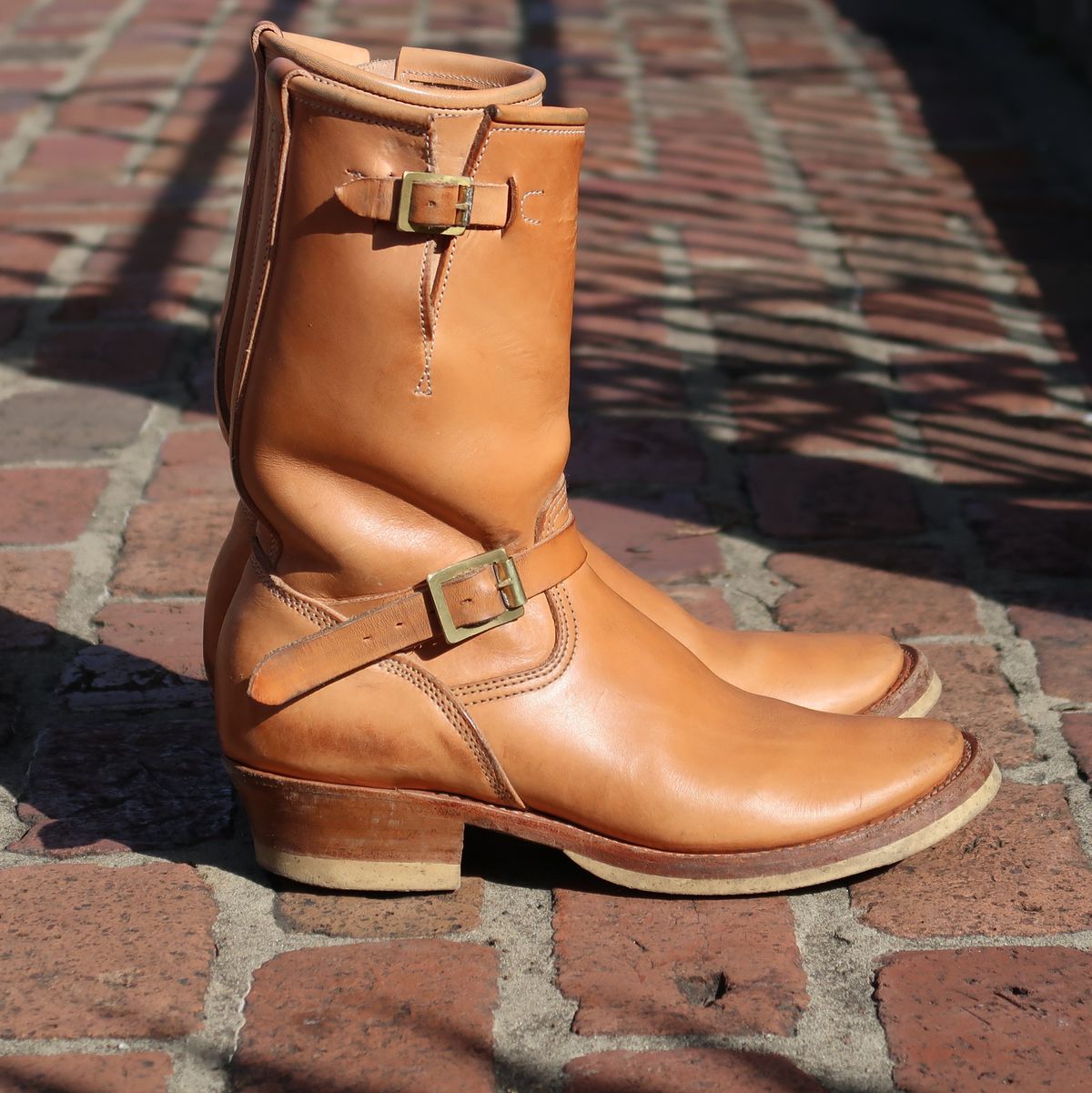 Photo by LarryStyles on April 1, 2023 of the Unsung U 22-2 Engineer Boot in Unlisted Leather.