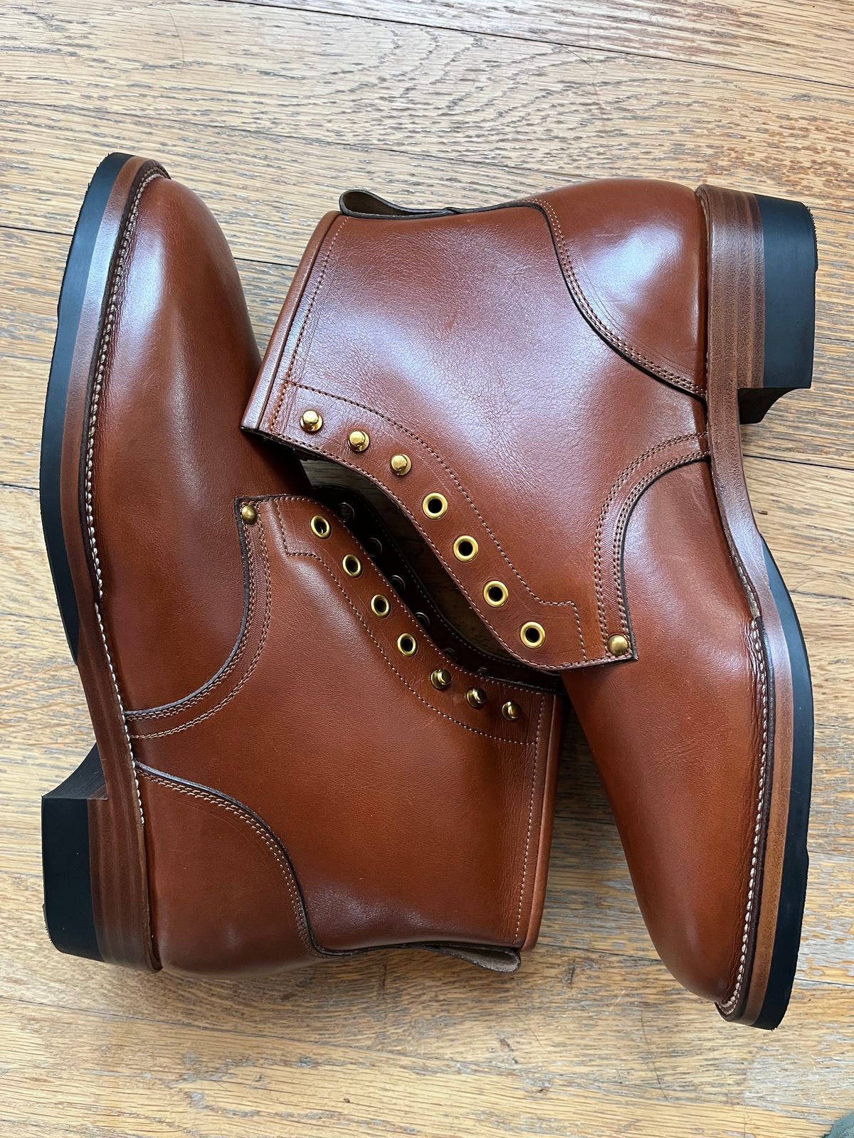 Photo by ld7465 on November 7, 2023 of the Iron Boots The Chosen One in S.B. Foot Teak Featherstone.