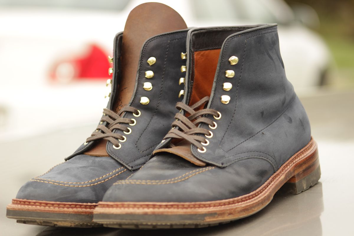 Photo by J.Seven on April 3, 2025 of the Alden Indy Boot in Horween Navy Snuffed Suede.