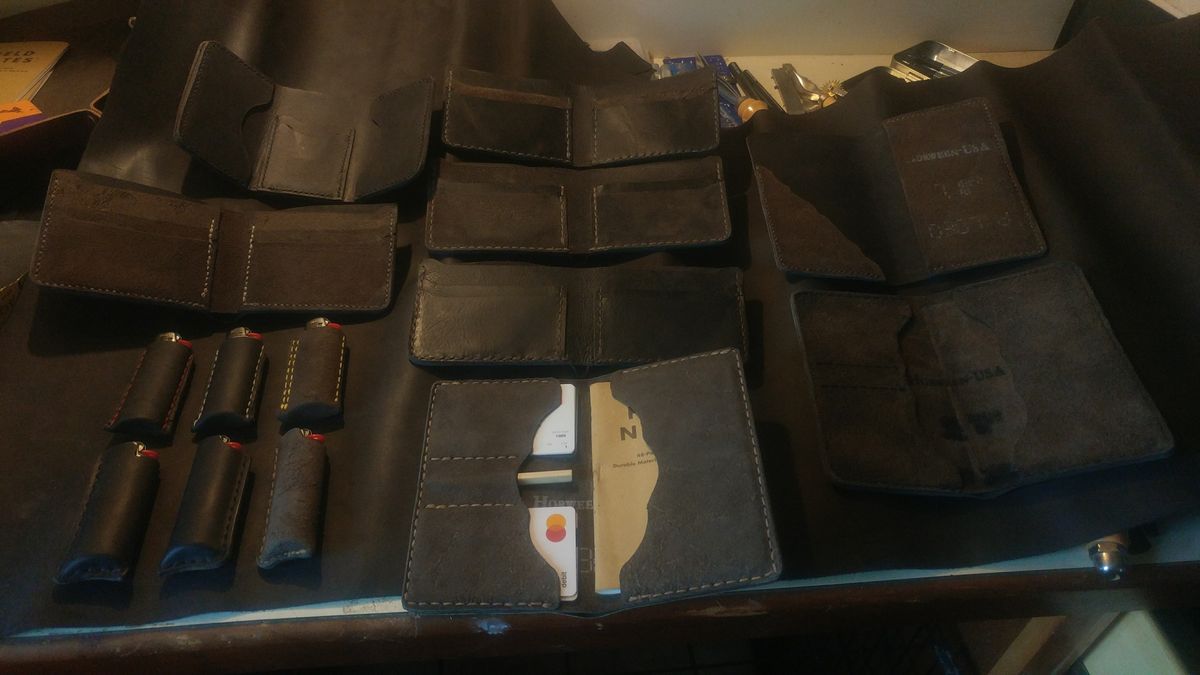 Photo by J.Seven on January 16, 2026 of the Self-Made Field Notes Holder in Horween Black Stampede CXL.