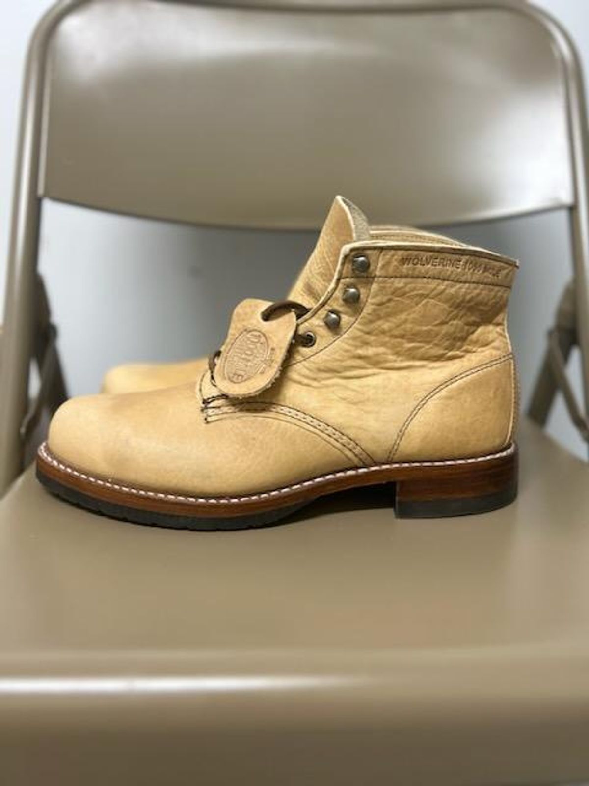 Photo by J.Seven on October 11, 2023 of the Wolverine 1000 Mile Evans Boot in Horween Olive Tanned.