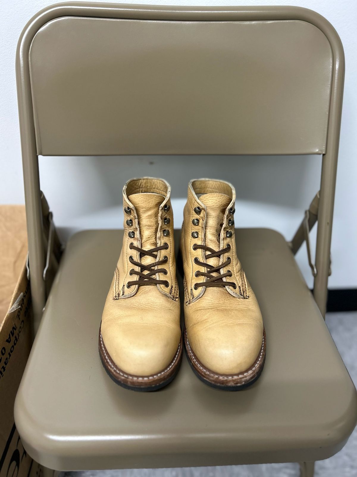 Photo by J.Seven on November 8, 2023 of the Wolverine 1000 Mile Evans Boot in Horween Olive Tanned.