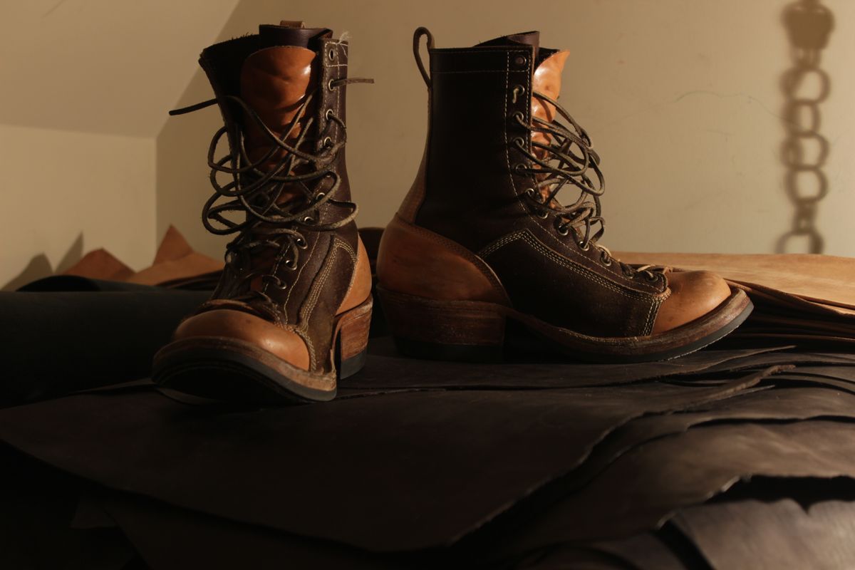 Photo by J.Seven on December 16, 2024 of the Frank's Boots Monkey Boot in Horween Cinnamon Waxed Flesh & Wickett & Craig Russet Traditional Harness.