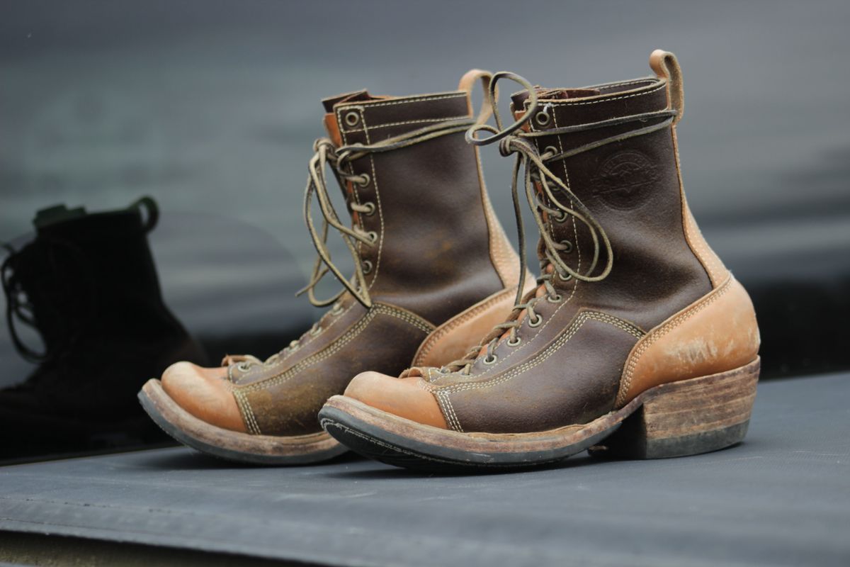 Photo by J.Seven on March 6, 2025 of the Frank's Boots Monkey Boot in Horween Cinnamon Waxed Flesh & Wickett & Craig Russet Traditional Harness.