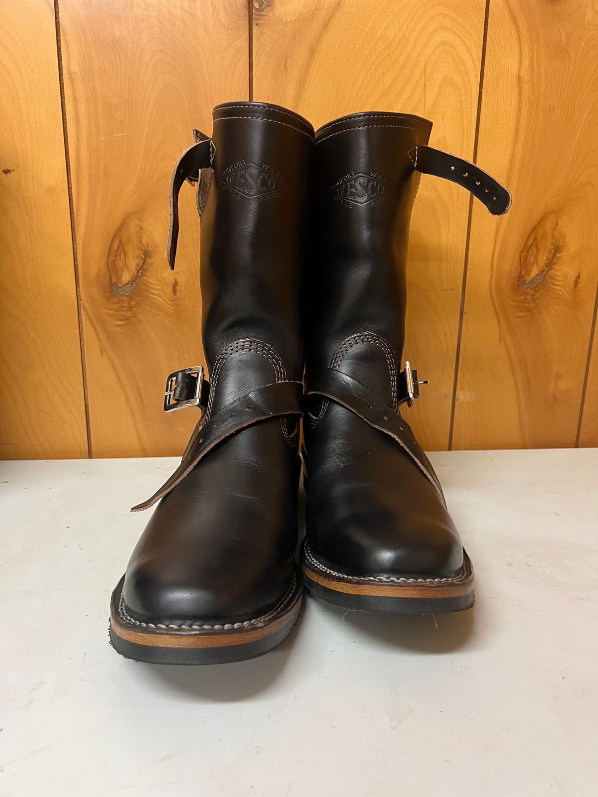 Photo by twigglekitty73 on October 2, 2023 of the Wesco Mister Lou in Horween Black Chromexcel Horsehide.
