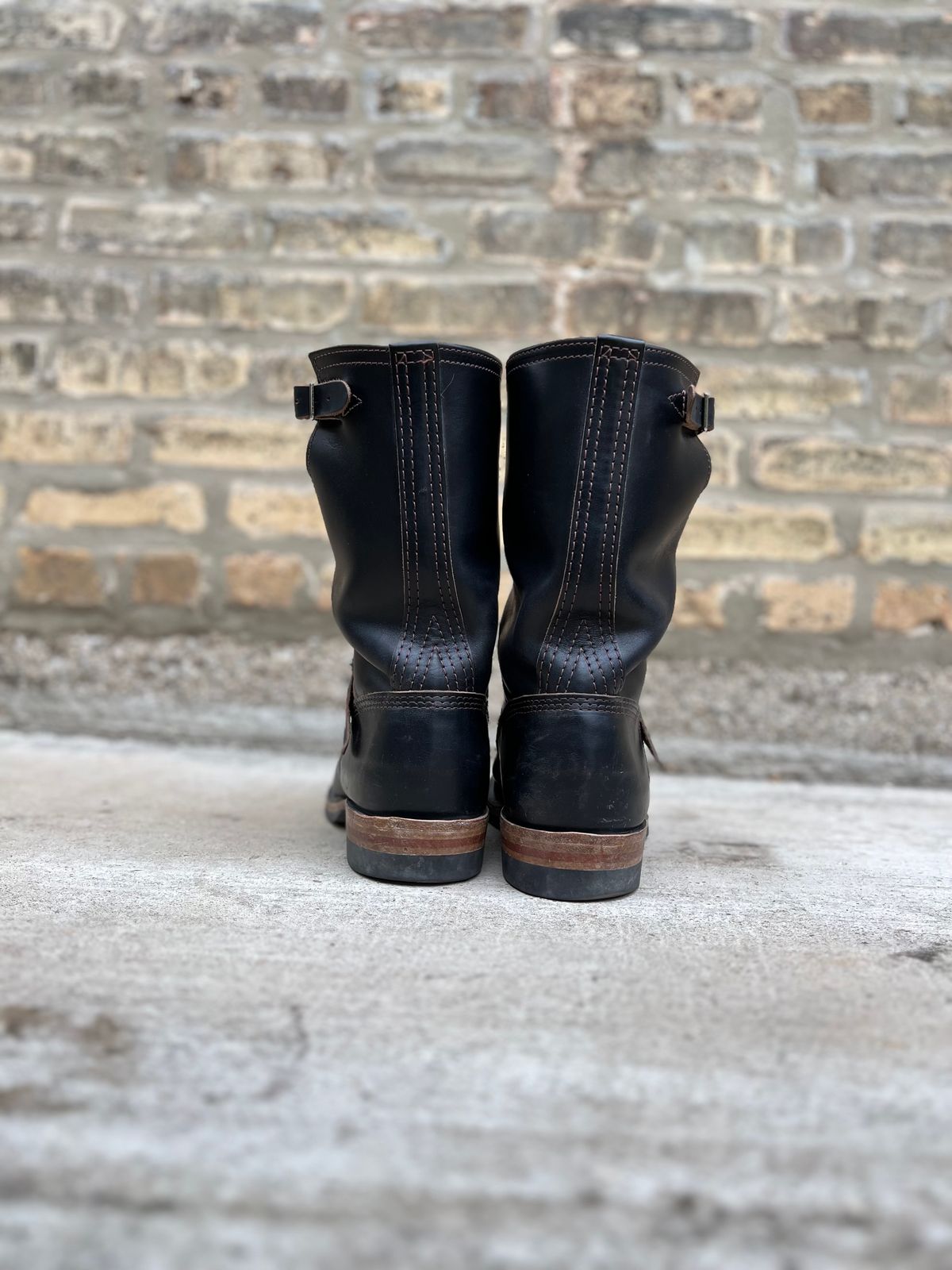 Photo by twigglekitty73 on November 3, 2023 of the Wesco Mister Lou in Horween Black Chromexcel Horsehide.
