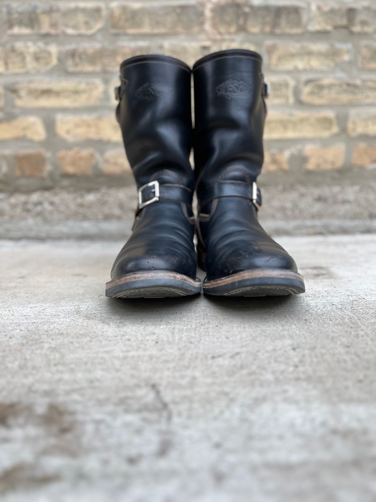Photo by twigglekitty73 on November 3, 2023 of the Wesco Mister Lou in Horween Black Chromexcel Horsehide.