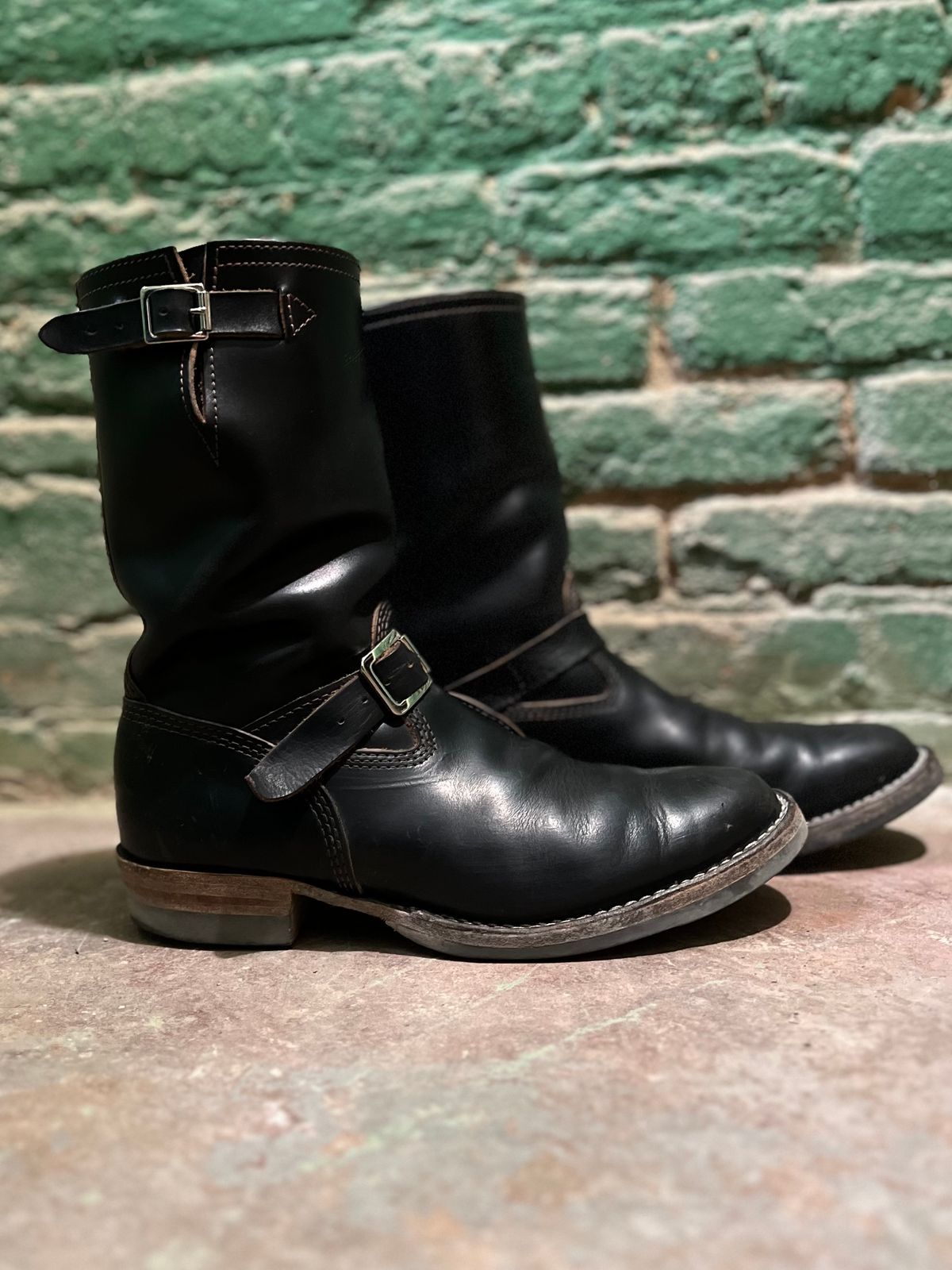 Photo by twigglekitty73 on January 1, 2024 of the Wesco Mister Lou in Horween Black Chromexcel Horsehide.