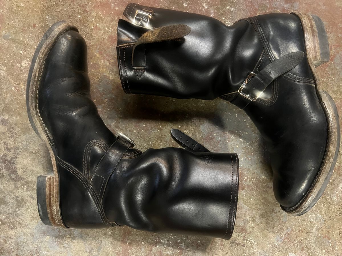 Photo by twigglekitty73 on March 2, 2024 of the Wesco Mister Lou in Horween Black Chromexcel Horsehide.