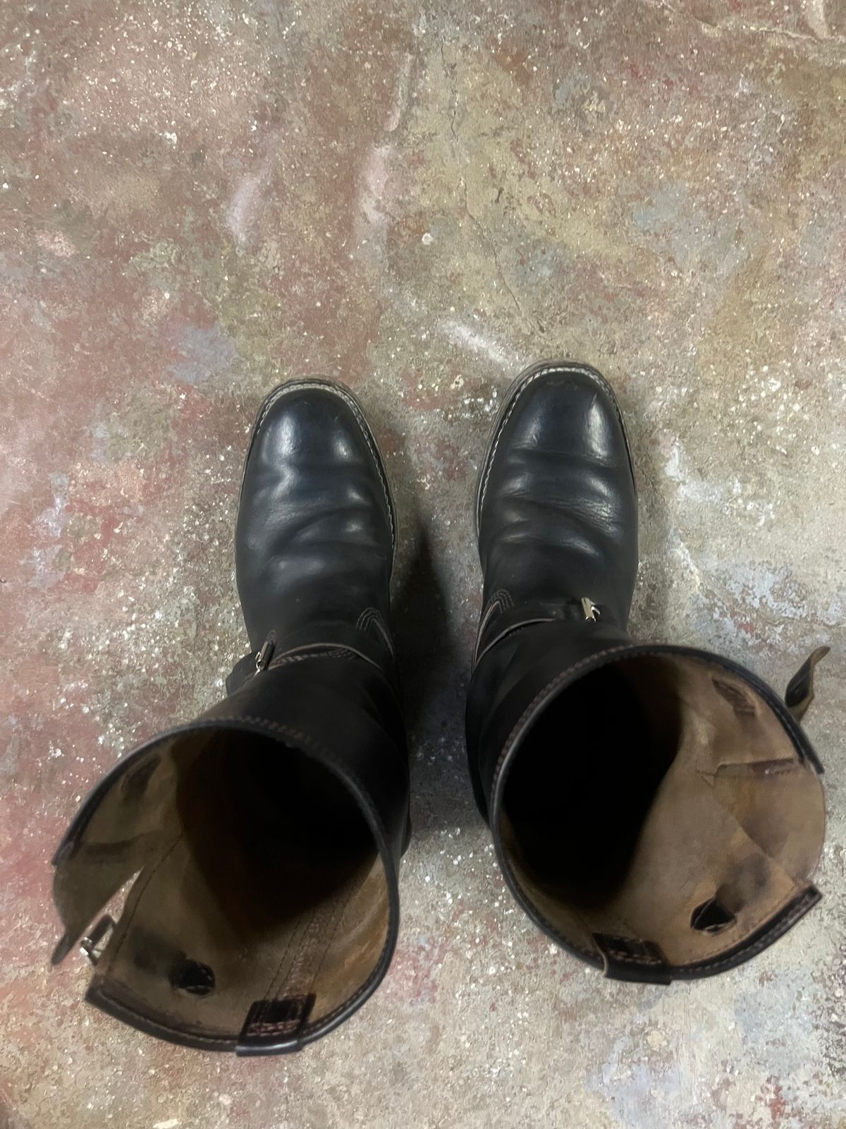Photo by twigglekitty73 on March 2, 2024 of the Wesco Mister Lou in Horween Black Chromexcel Horsehide.