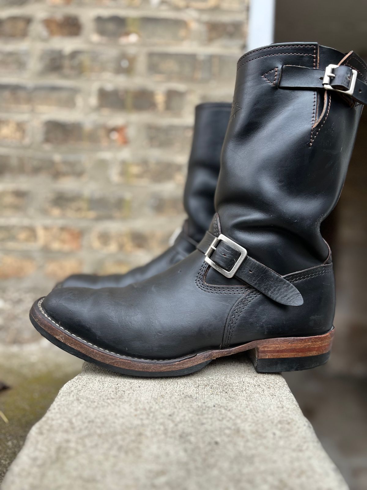 Photo by twigglekitty73 on April 1, 2024 of the Wesco Mister Lou in Horween Black Chromexcel Horsehide.