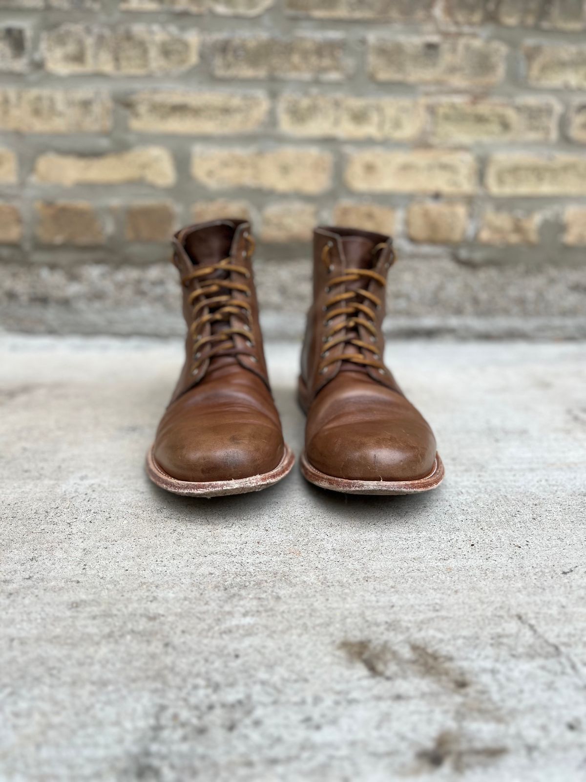 Photo by twigglekitty73 on November 3, 2023 of the Oak Street Bootmakers Trench Boot in Horween Natural Chromexcel.