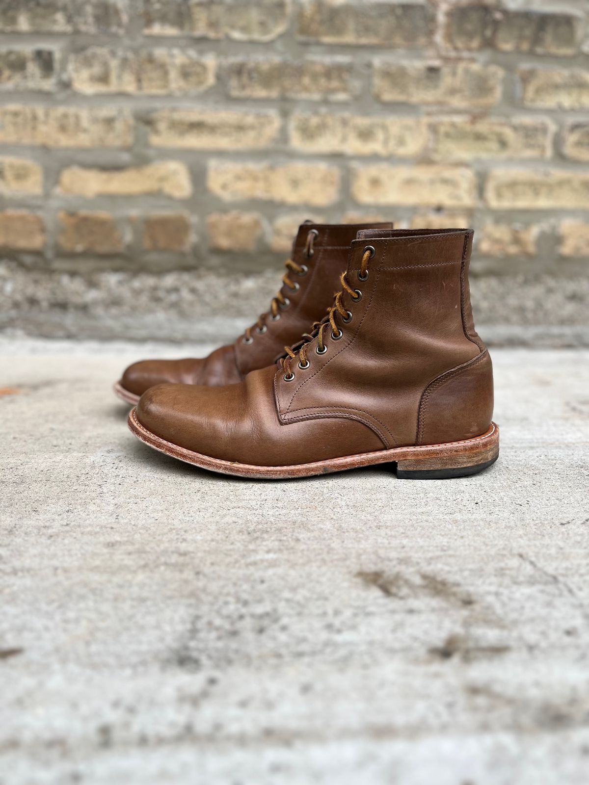 Photo by twigglekitty73 on November 3, 2023 of the Oak Street Bootmakers Trench Boot in Horween Natural Chromexcel.