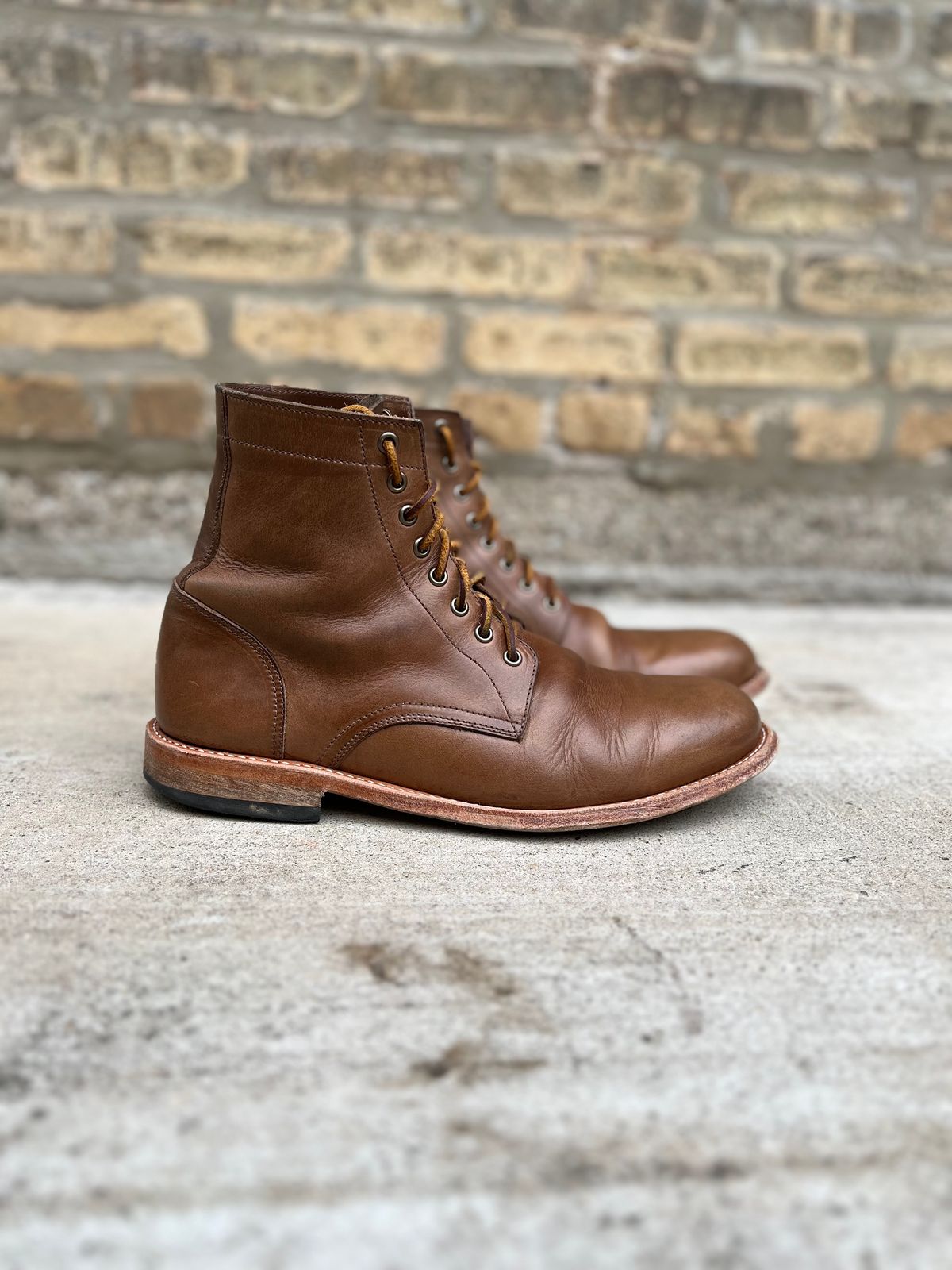 Photo by twigglekitty73 on November 3, 2023 of the Oak Street Bootmakers Trench Boot in Horween Natural Chromexcel.