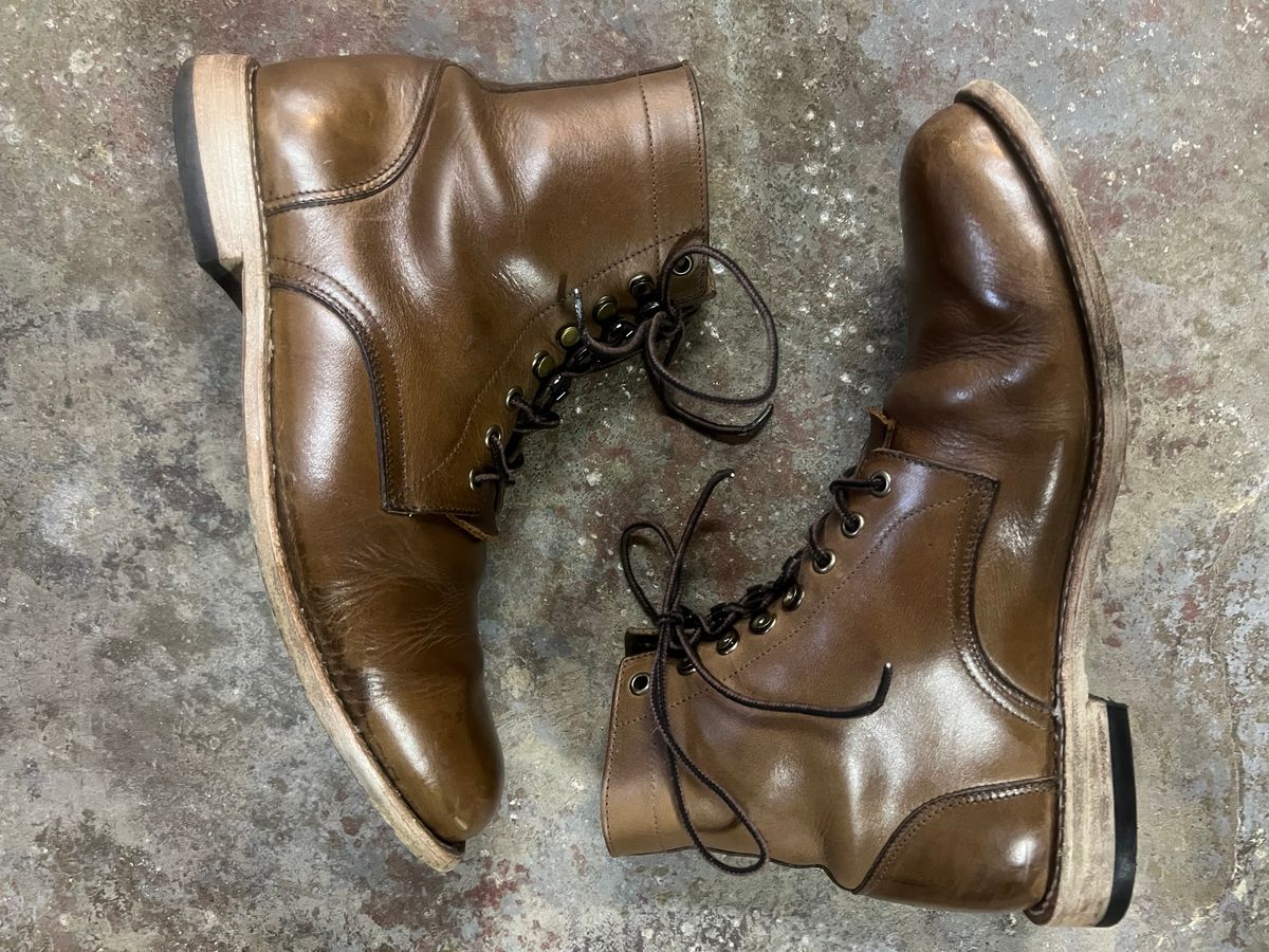Photo by twigglekitty73 on March 2, 2024 of the Oak Street Bootmakers Trench Boot in Horween Natural Chromexcel.
