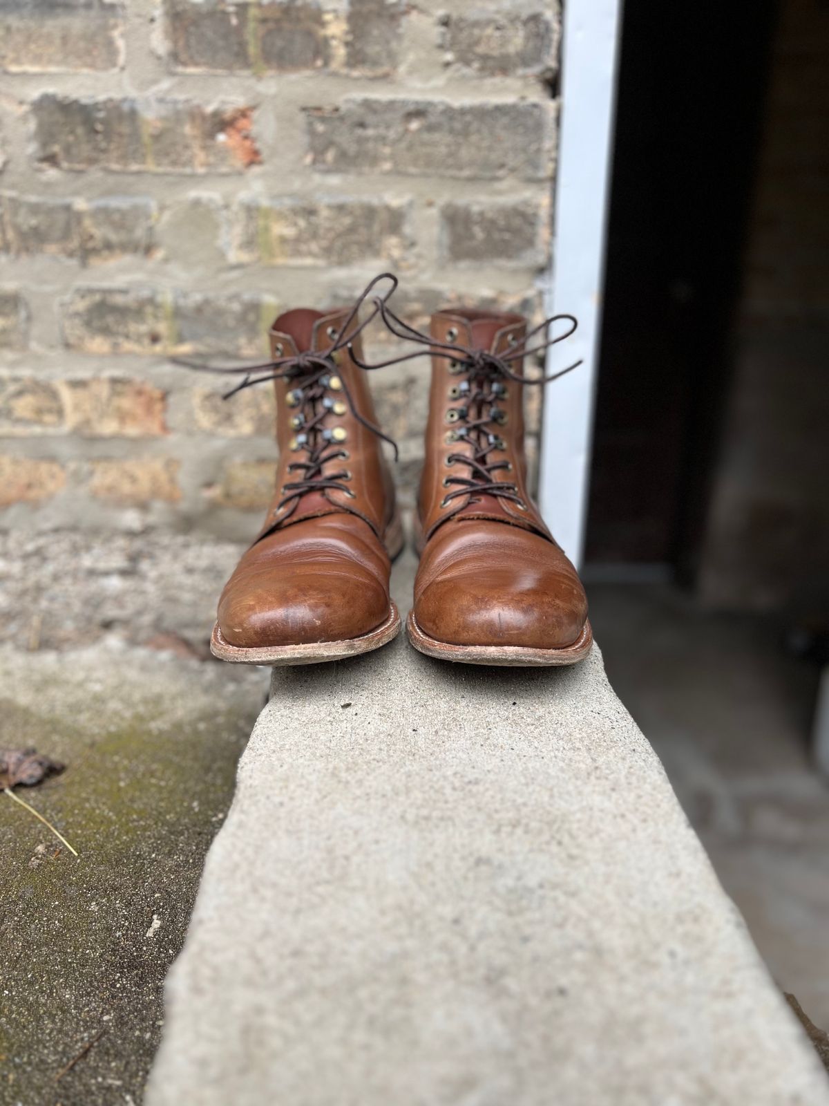 Photo by twigglekitty73 on April 1, 2024 of the Oak Street Bootmakers Trench Boot in Horween Natural Chromexcel.