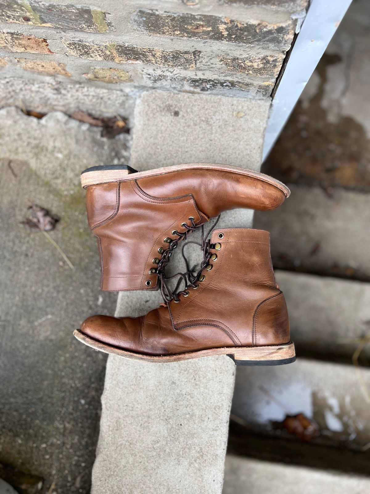 Photo by twigglekitty73 on April 1, 2024 of the Oak Street Bootmakers Trench Boot in Horween Natural Chromexcel.