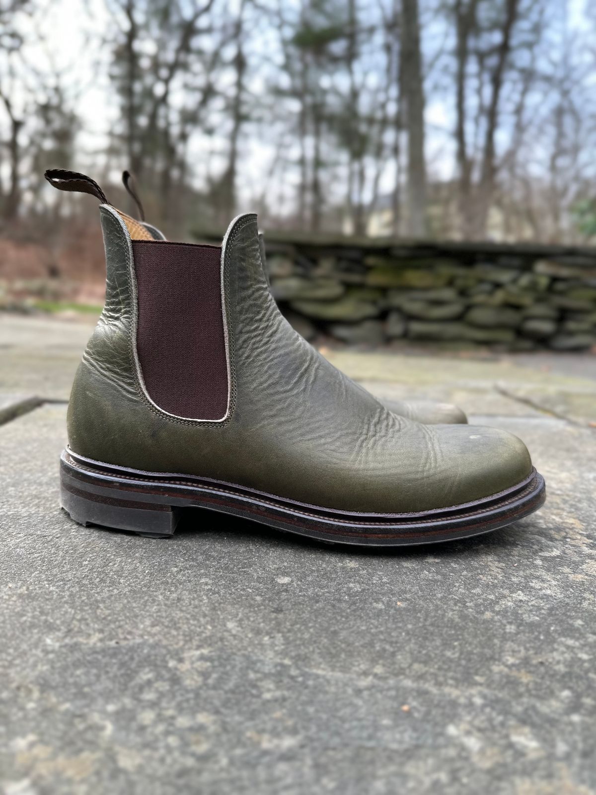 Photo by farinastella on January 5, 2023 of the Viberg Chelsea in Horween Olive Chromepak.