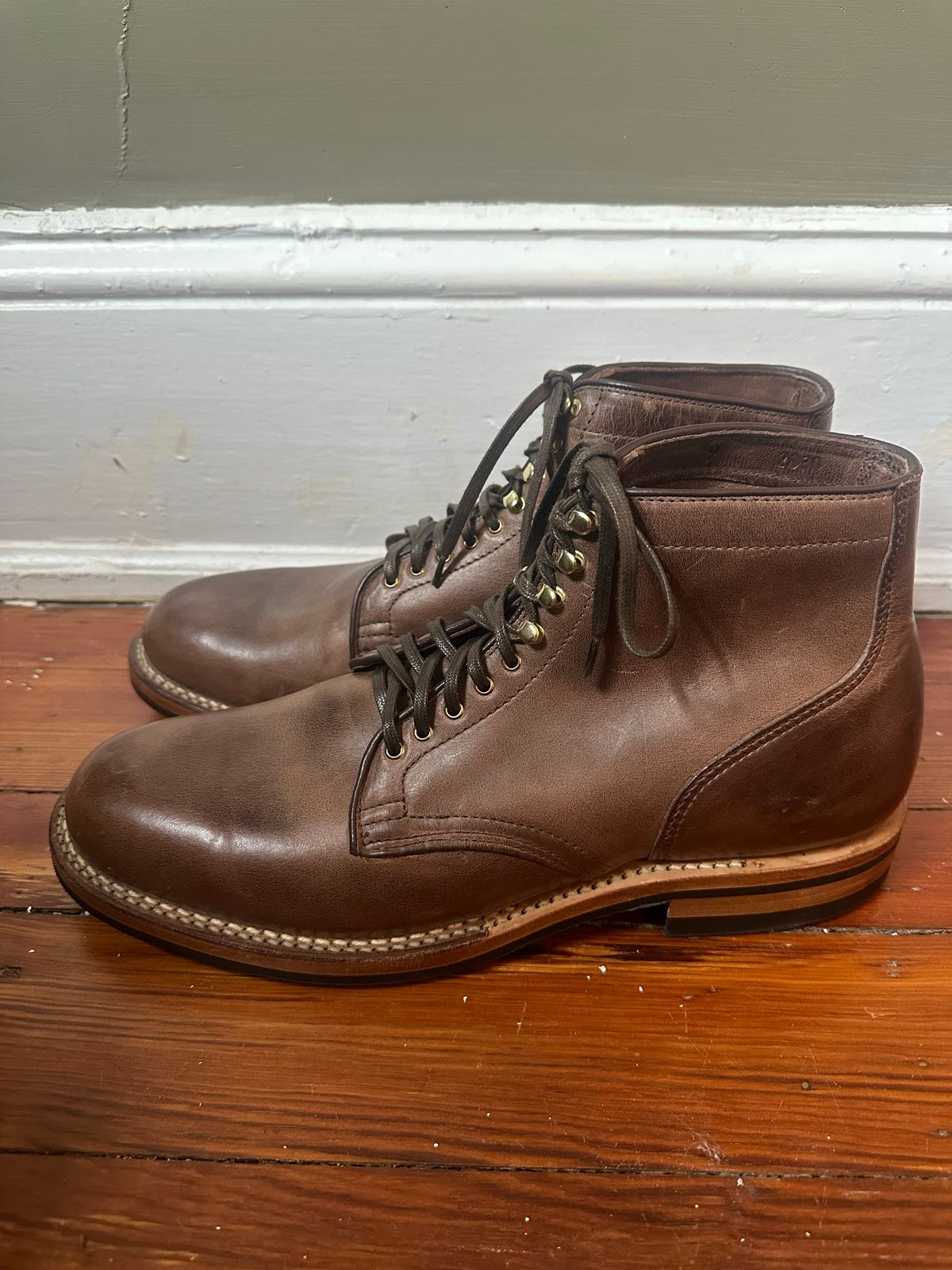 Photo by AGold on October 1, 2022 of the Viberg Service Boot in Horween Natural Chromexcel.