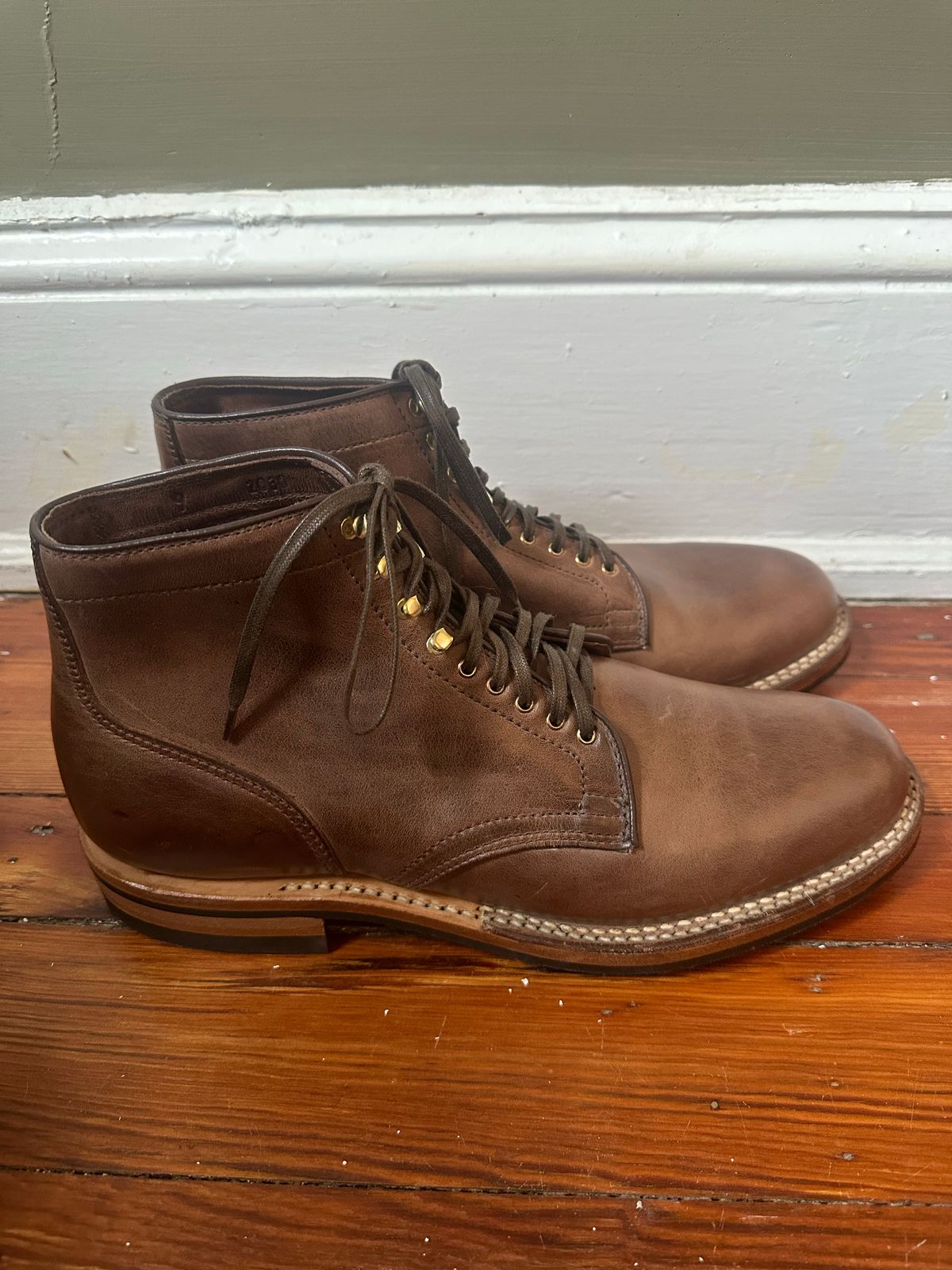 Photo by AGold on October 1, 2022 of the Viberg Service Boot in Horween Natural Chromexcel.