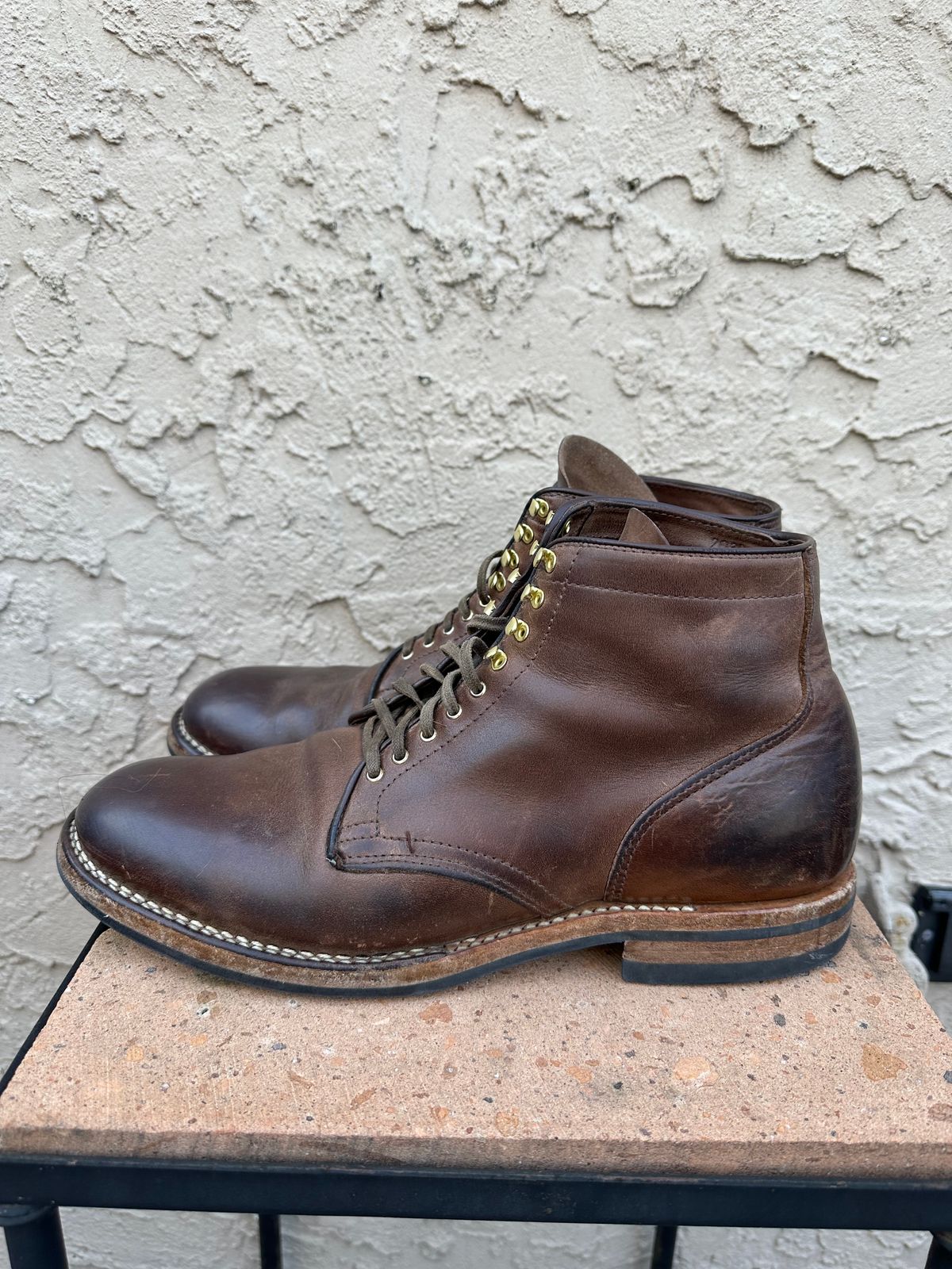 Photo by AGold on February 2, 2023 of the Viberg Service Boot in Horween Natural Chromexcel.