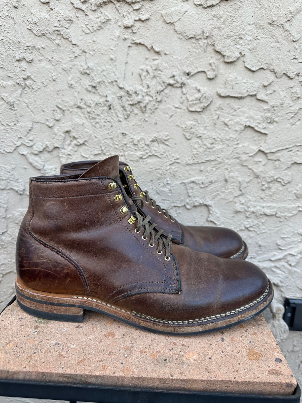 Photo by AGold on February 2, 2023 of the Viberg Service Boot in Horween Natural Chromexcel.