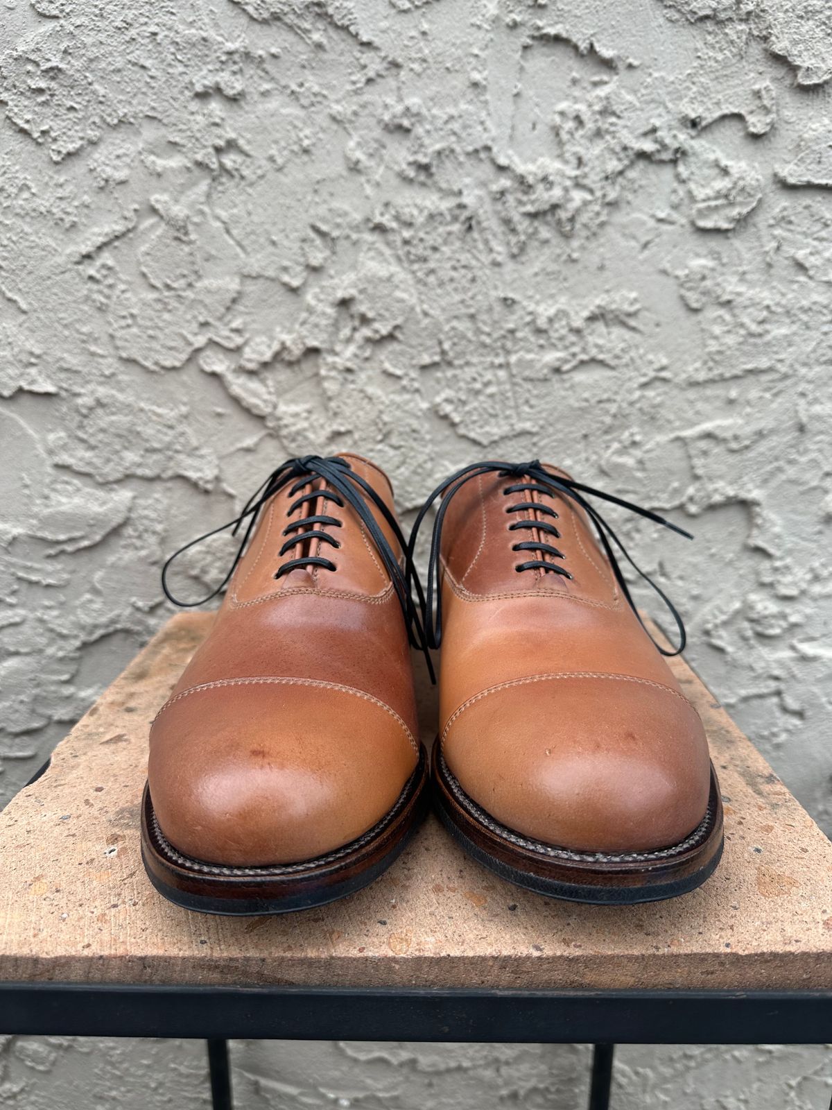 Photo by AGold on October 4, 2022 of the Viberg Bastion Oxford in Horween Natural Shell Cordovan.