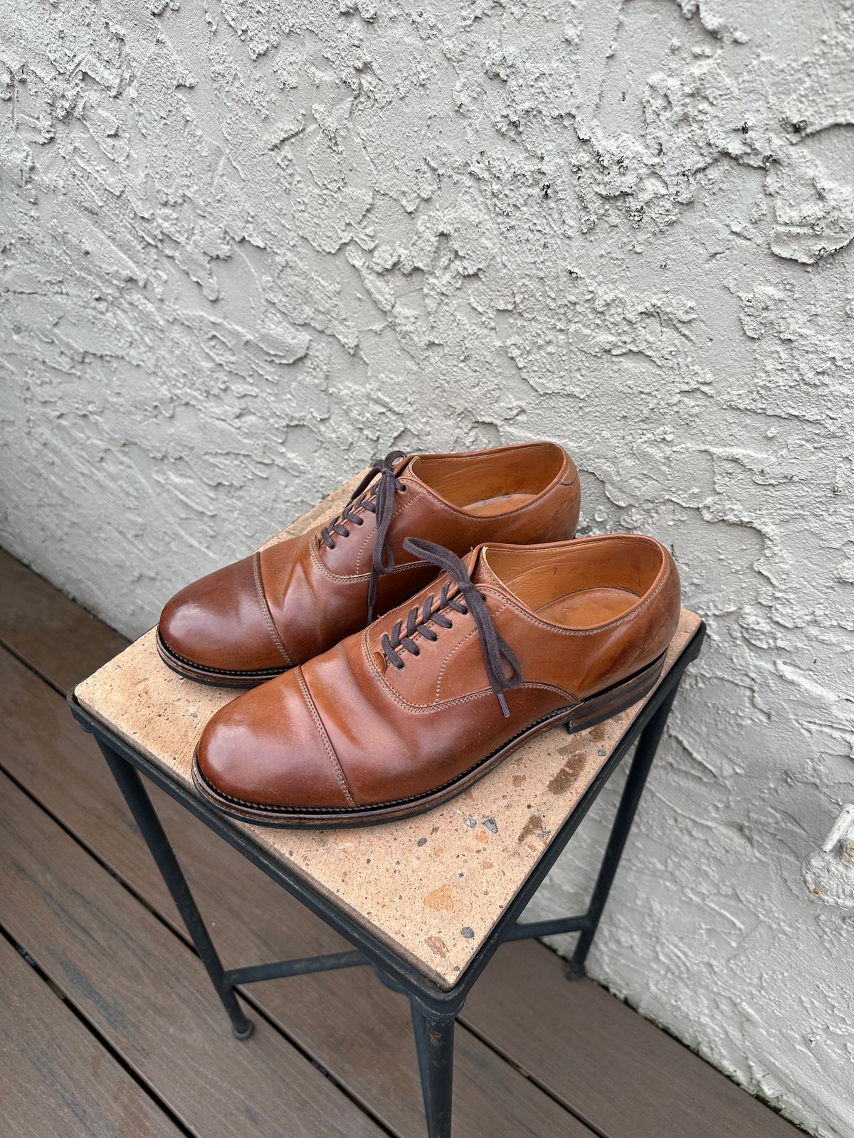 Photo by AGold on January 5, 2023 of the Viberg Bastion Oxford in Horween Natural Shell Cordovan.