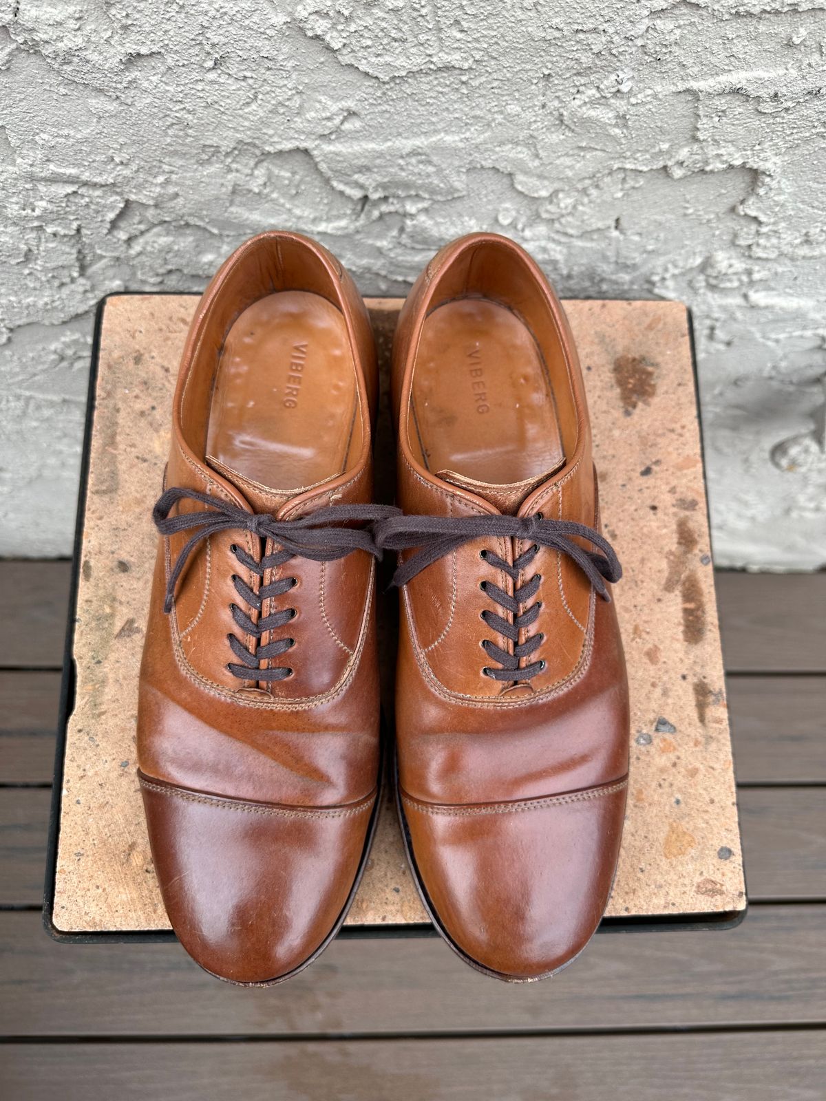 Photo by AGold on January 5, 2023 of the Viberg Bastion Oxford in Horween Natural Shell Cordovan.