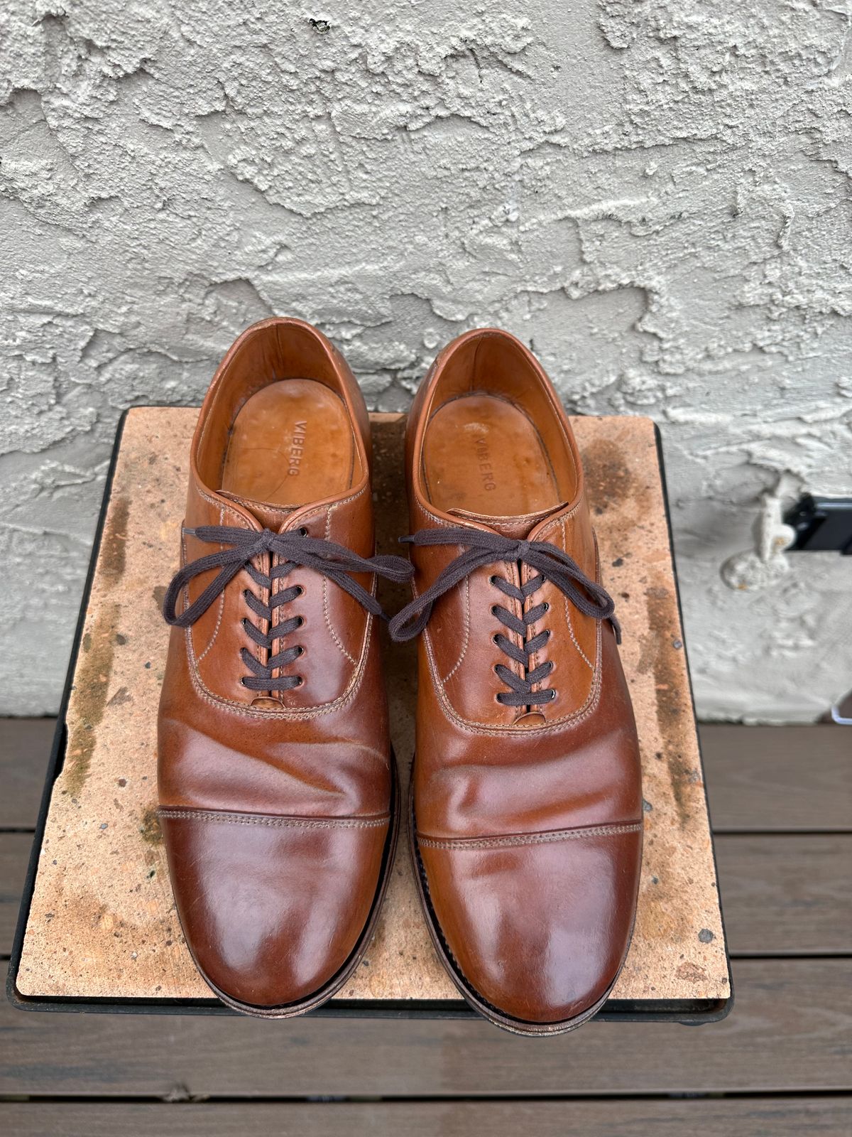 Photo by AGold on March 2, 2023 of the Viberg Bastion Oxford in Horween Natural Shell Cordovan.