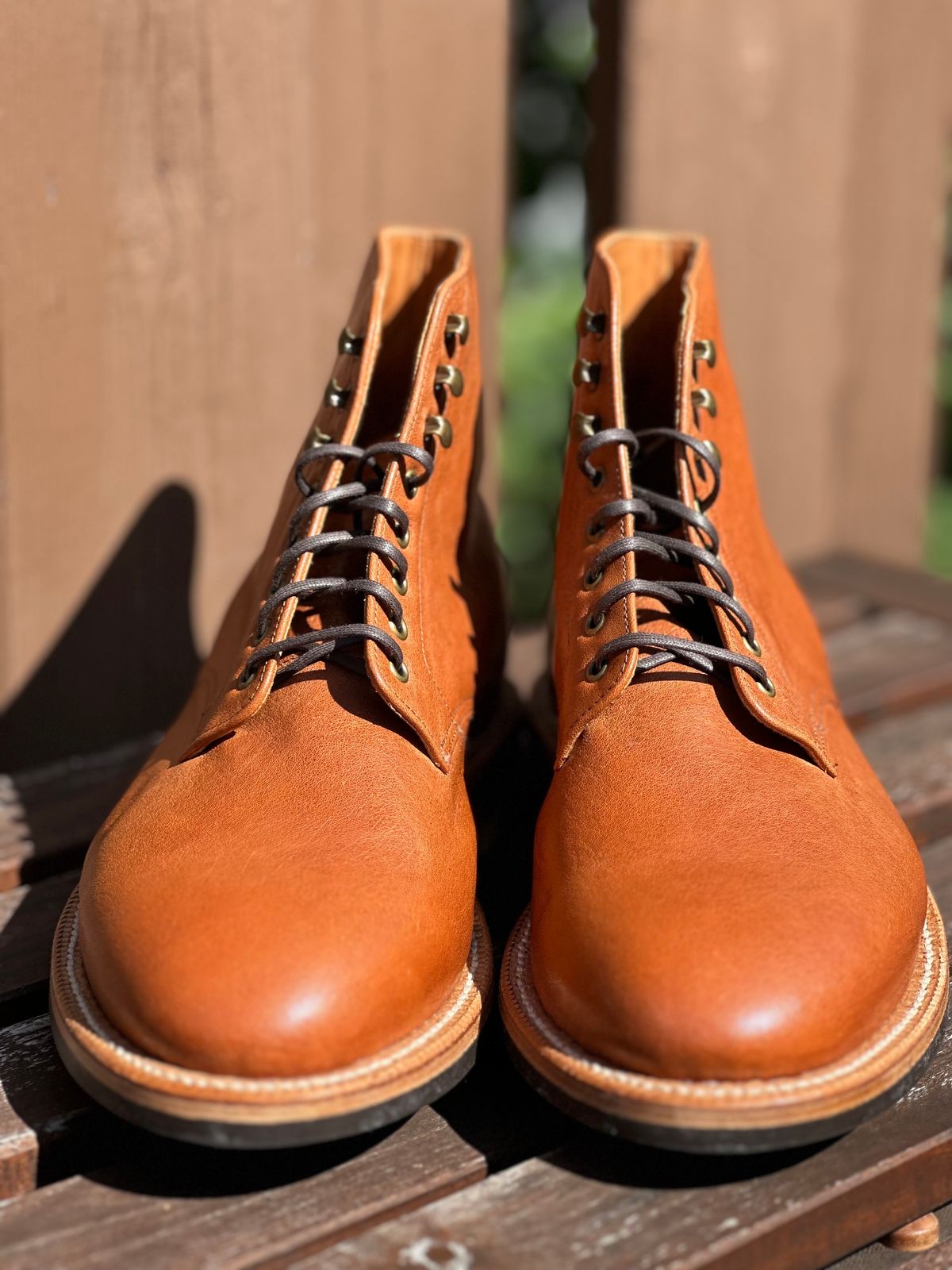 Photo by AGold on October 5, 2023 of the Grant Stone Edward Boot in Incas Rust Kangaroo.