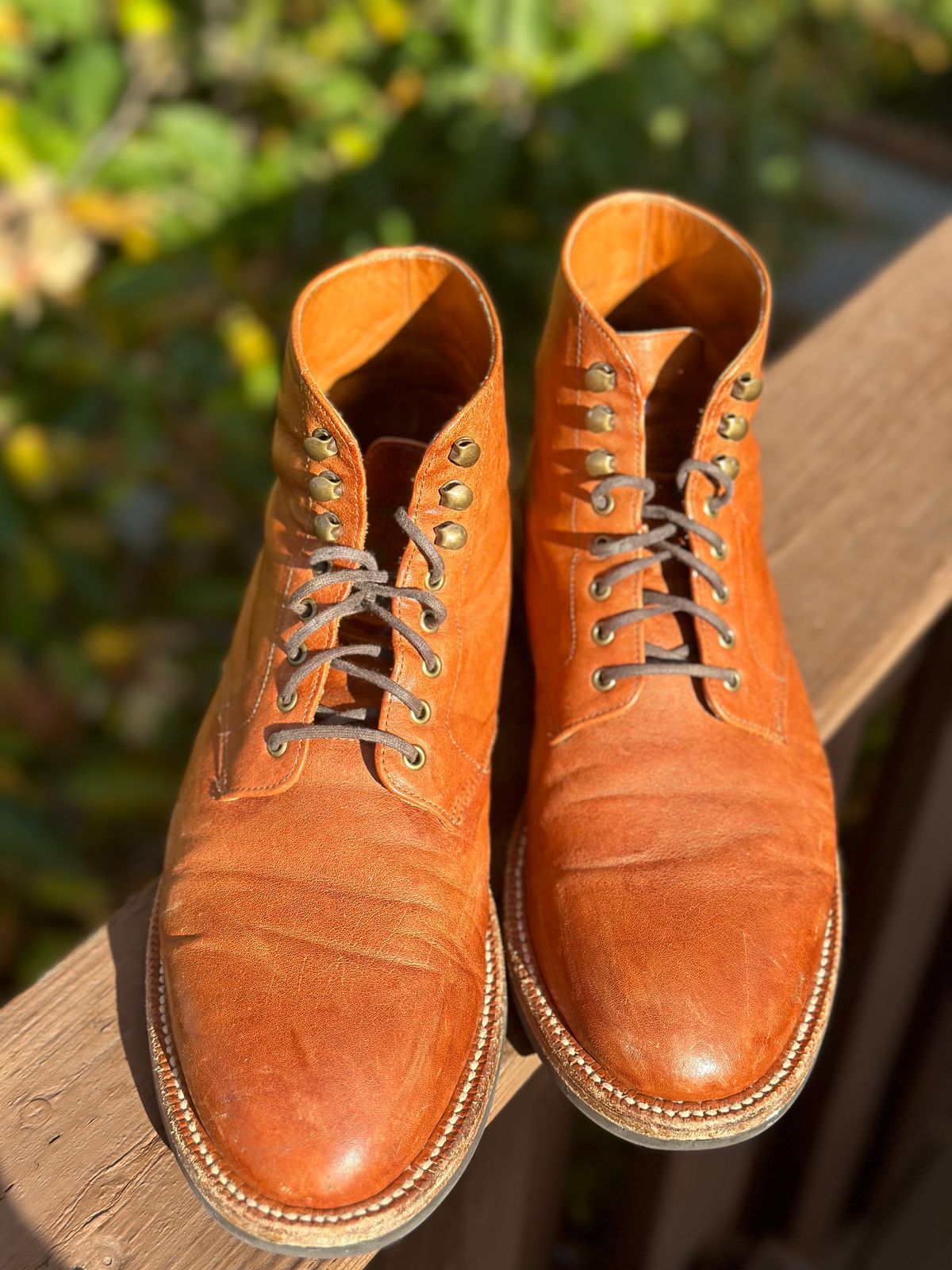 Photo by AGold on November 1, 2023 of the Grant Stone Edward Boot in Incas Rust Kangaroo.