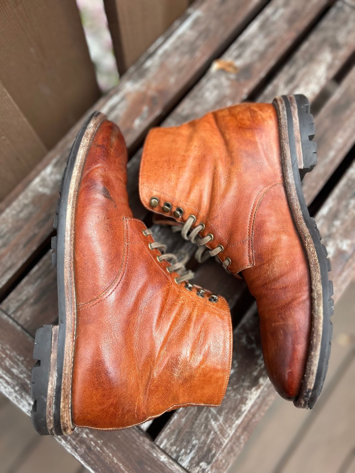 Photo by AGold on April 5, 2024 of the Grant Stone Edward Boot in Incas Rust Kangaroo.