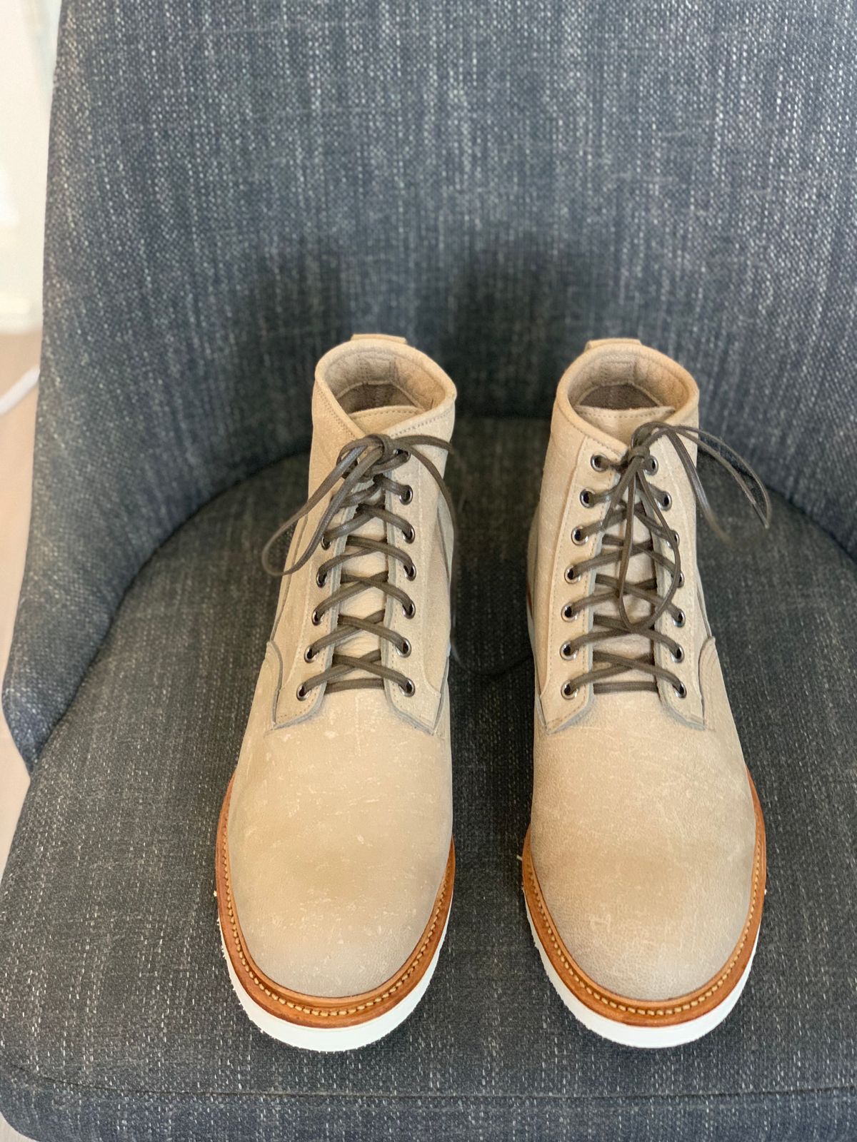 Photo by lonewolfpacman on November 1, 2023 of the Viberg Scout Boot in C.F. Stead Nomad Bokhara Nubuck.