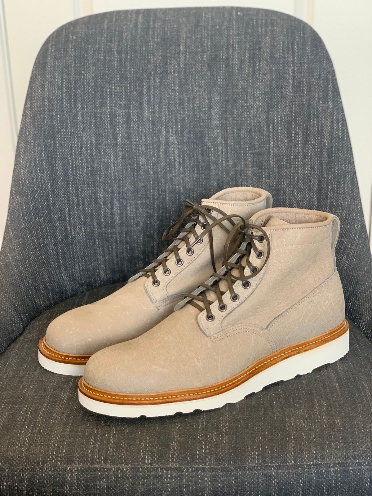 Photo by lonewolfpacman on November 1, 2023 of the Viberg Scout Boot in C.F. Stead Nomad Bokhara Nubuck.