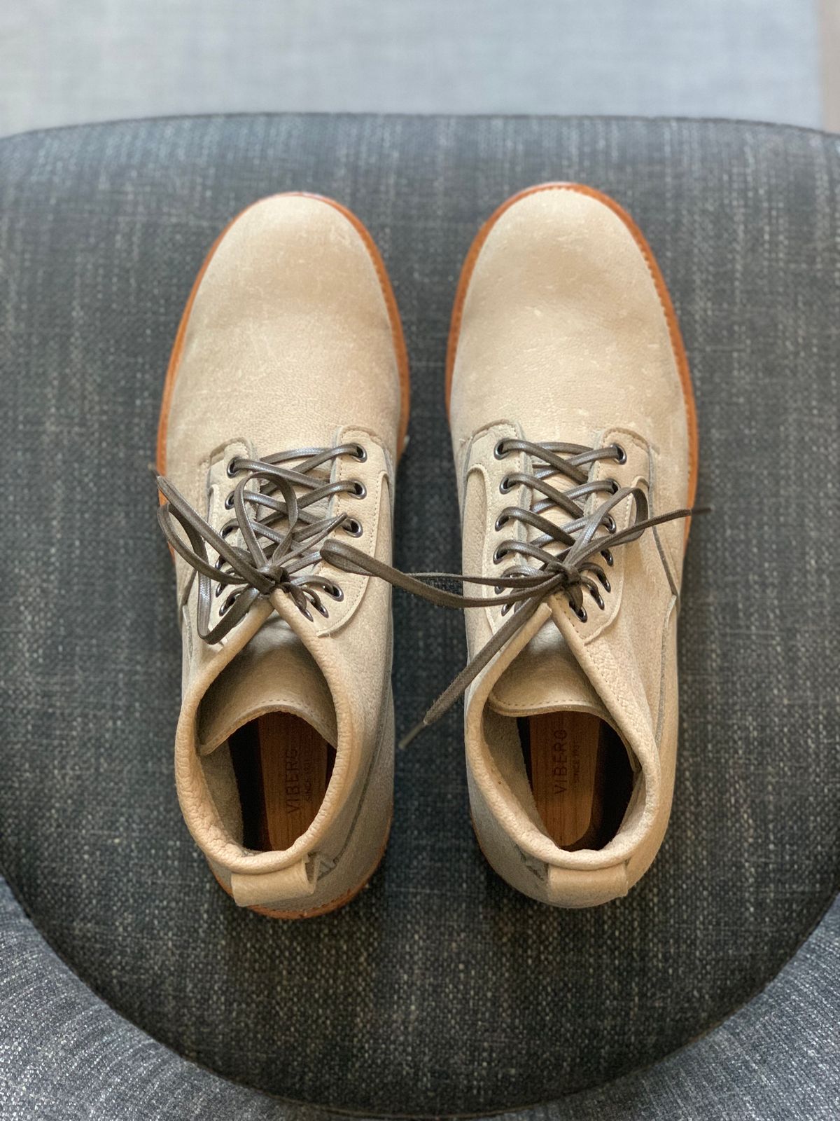 Photo by lonewolfpacman on November 1, 2023 of the Viberg Scout Boot in C.F. Stead Nomad Bokhara Nubuck.