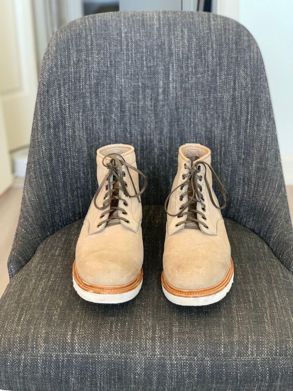 Photo by lonewolfpacman on December 5, 2023 of the Viberg Scout Boot in C.F. Stead Nomad Bokhara Nubuck.