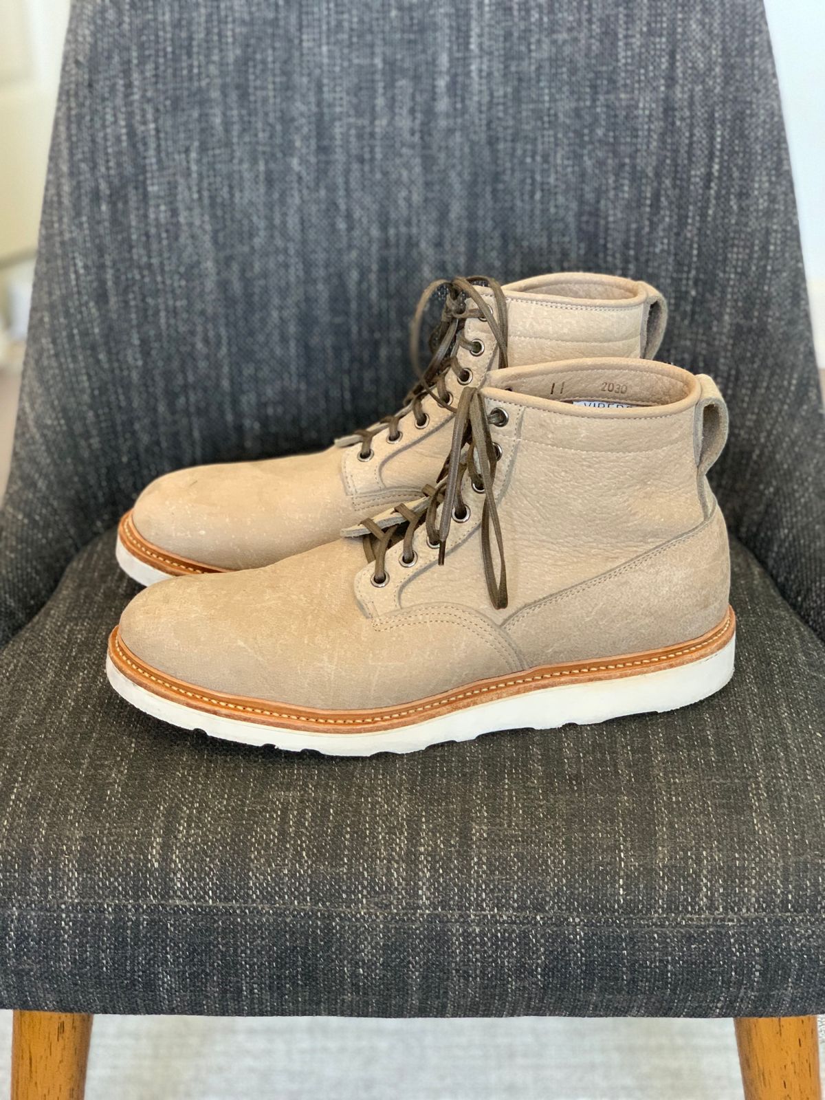 Photo by lonewolfpacman on December 5, 2023 of the Viberg Scout Boot in C.F. Stead Nomad Bokhara Nubuck.