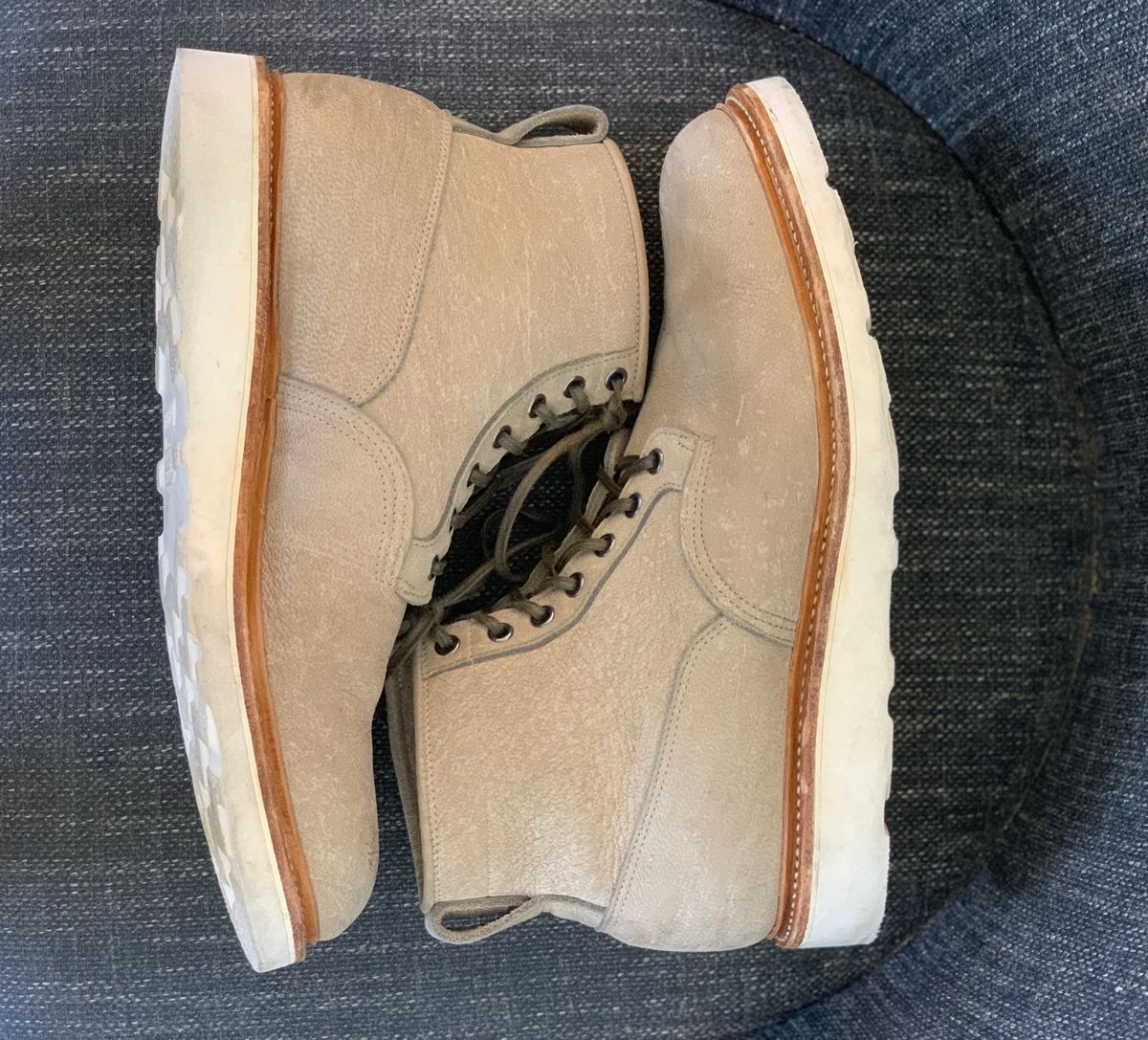 Photo by lonewolfpacman on December 5, 2023 of the Viberg Scout Boot in C.F. Stead Nomad Bokhara Nubuck.