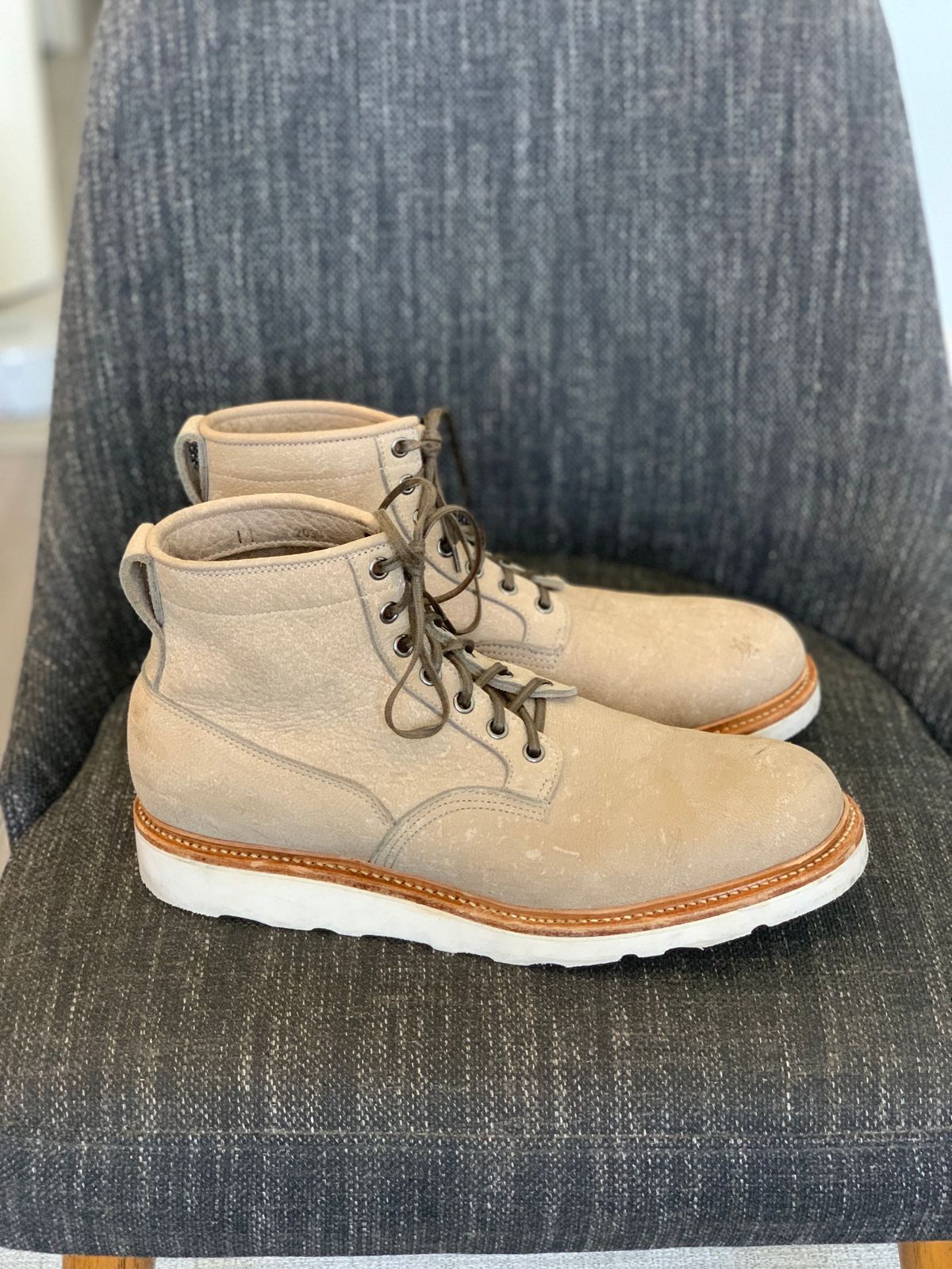 Photo by lonewolfpacman on December 5, 2023 of the Viberg Scout Boot in C.F. Stead Nomad Bokhara Nubuck.