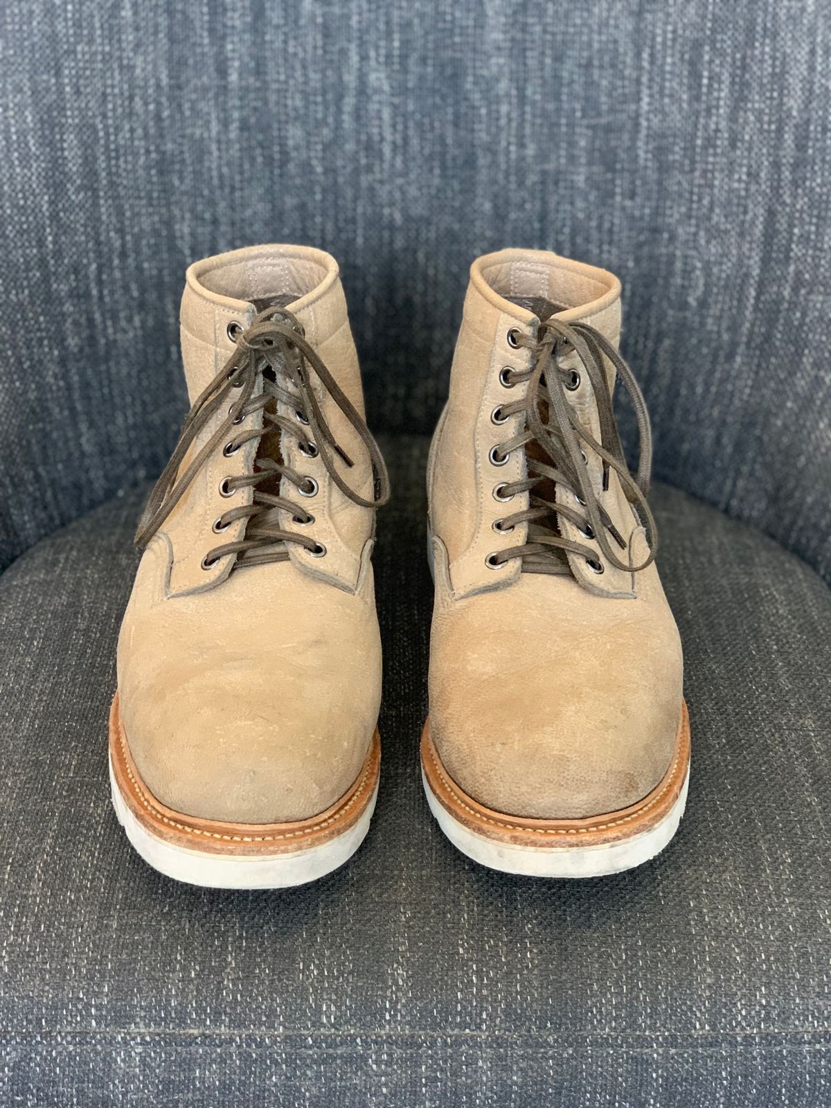 Photo by lonewolfpacman on January 4, 2024 of the Viberg Scout Boot in C.F. Stead Nomad Bokhara Nubuck.
