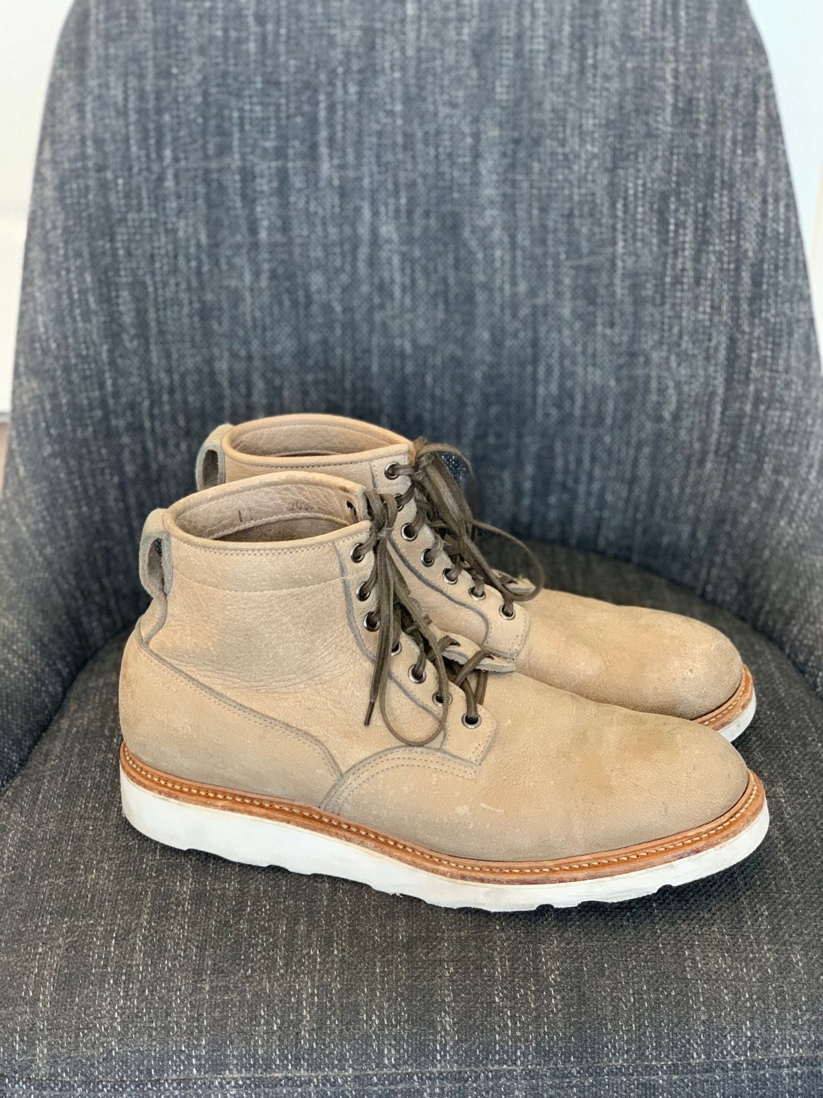 Photo by lonewolfpacman on January 4, 2024 of the Viberg Scout Boot in C.F. Stead Nomad Bokhara Nubuck.